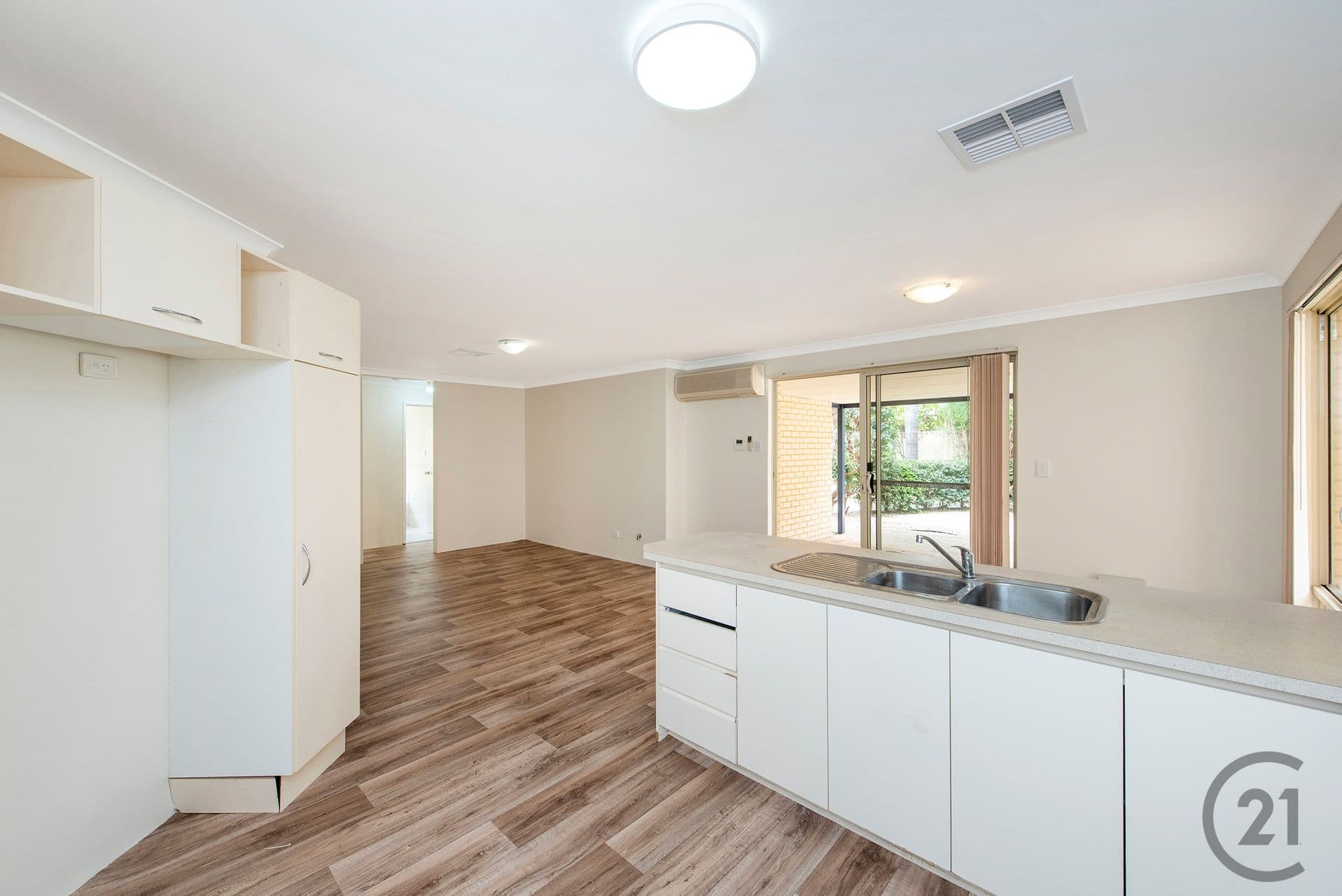 28 Ravendale Drive, Dudley Park, WA, 6210, Dudley Park - Thumbnail 6