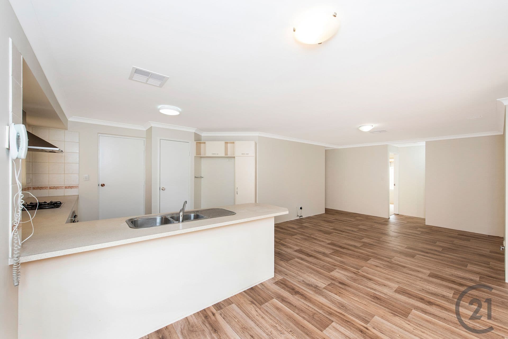 28 Ravendale Drive, Dudley Park, WA, 6210, Dudley Park - Thumbnail 8