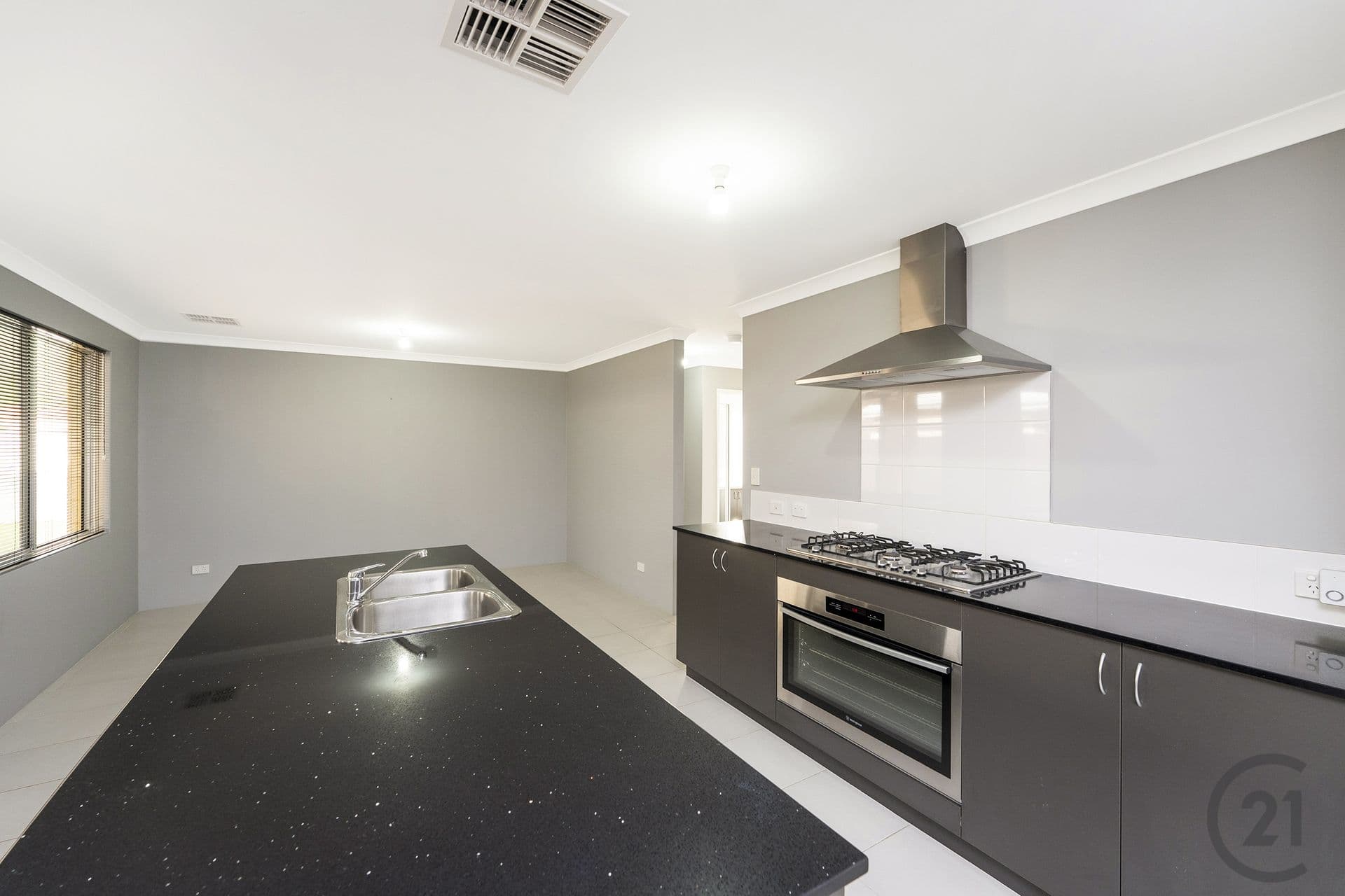112 Tangadee Road, Golden Bay, WA, 6174, Golden Bay - Thumbnail 5