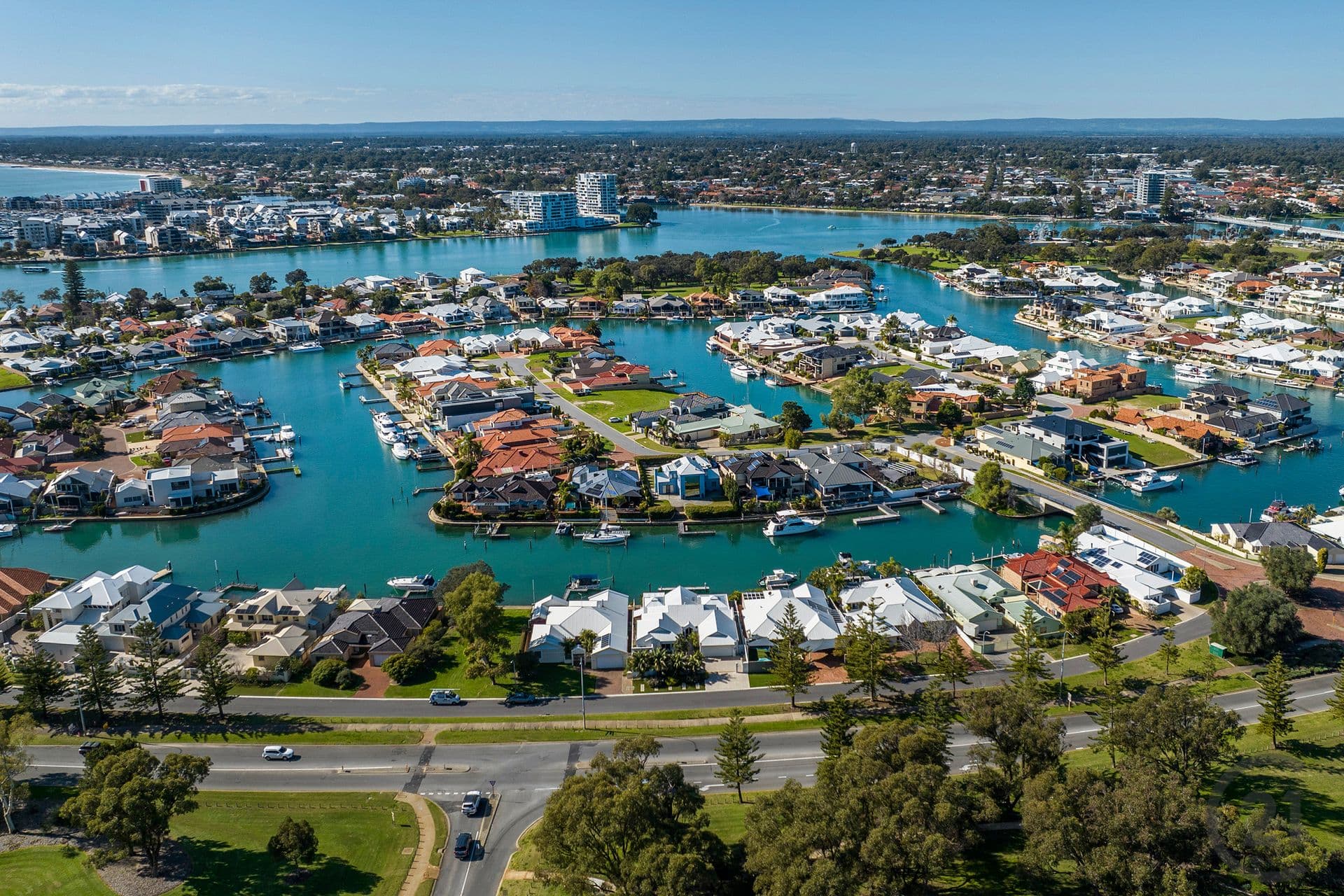 10 Baruna Court, Halls Head, WA, 6210, Halls Head - Thumbnail 4