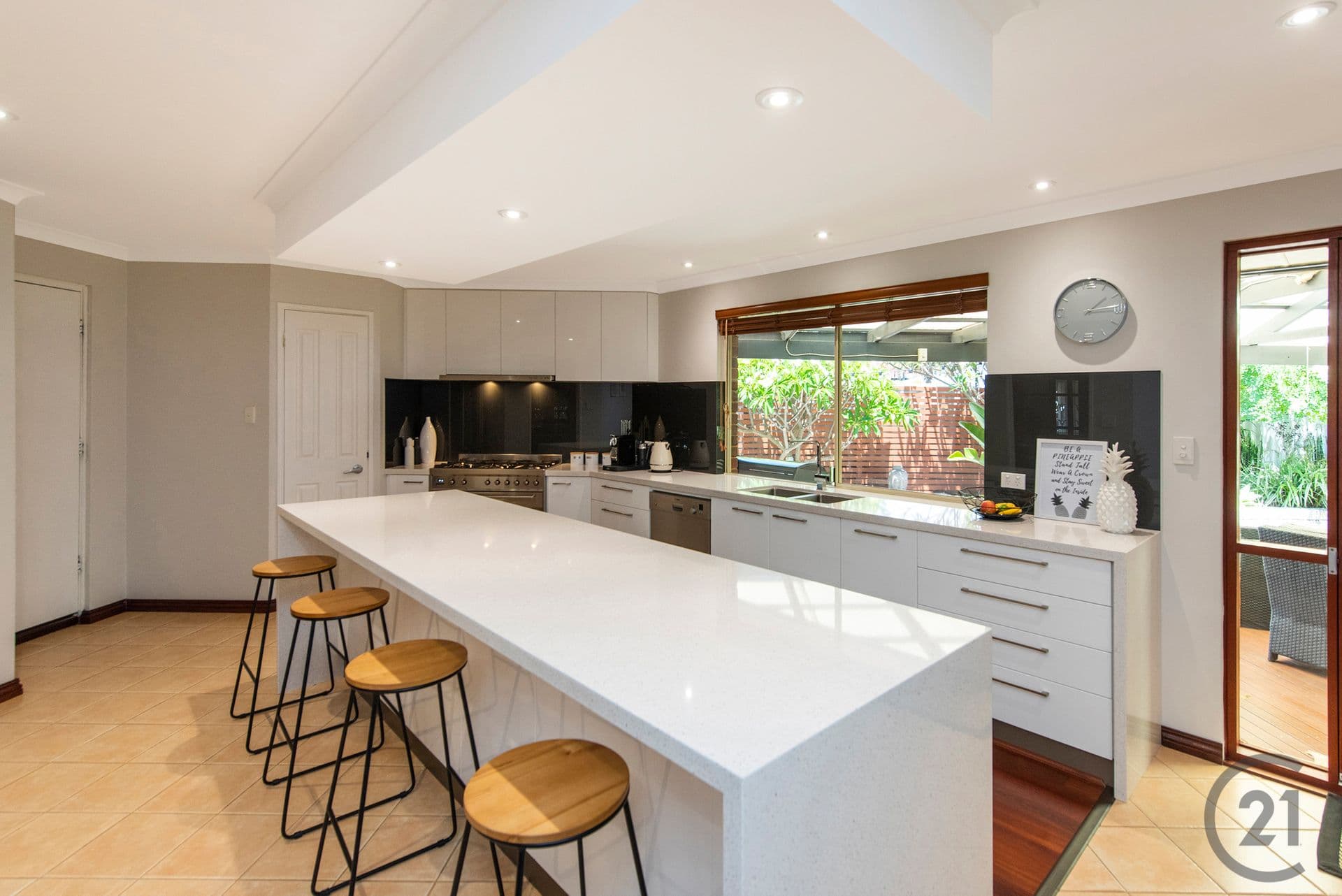 2 Carabeen Place, Halls Head, WA, 6210, Halls Head - Thumbnail 5