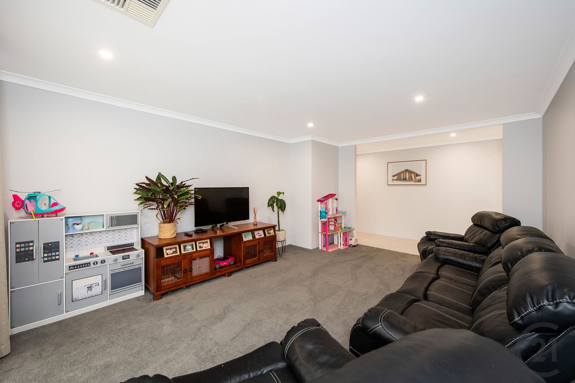 16 Orelia Street, Madora Bay, WA, 6210, Madora Bay - Thumbnail 5