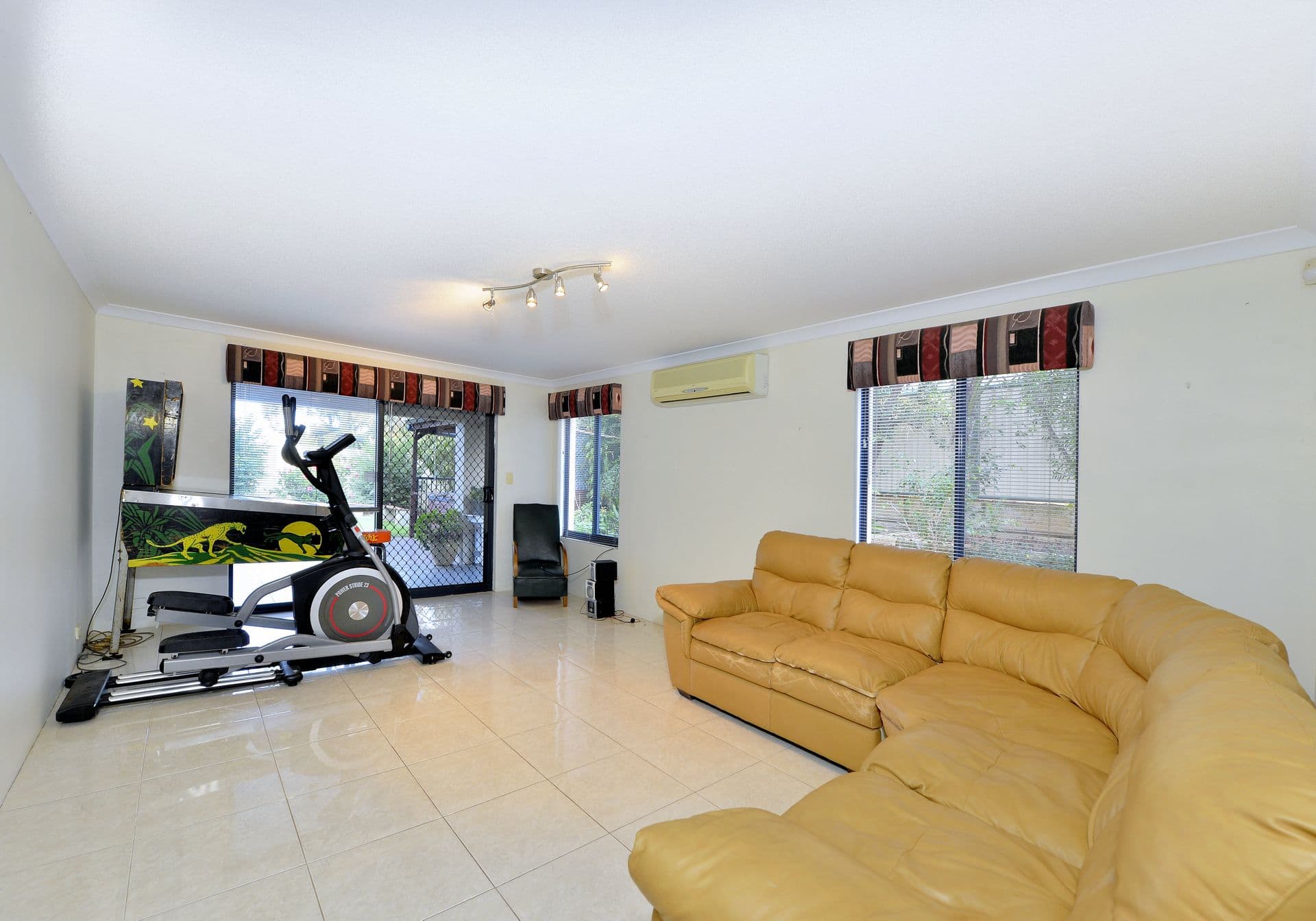 7 Peppertree Close, Wannanup, WA, 6210, Wannanup - Thumbnail 4