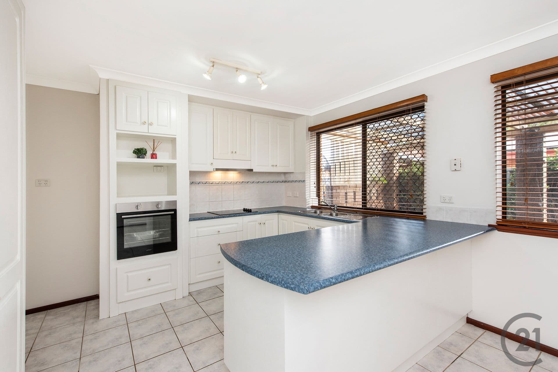 1 Yamba Court, Halls Head, WA, 6210, Halls Head - Thumbnail 4