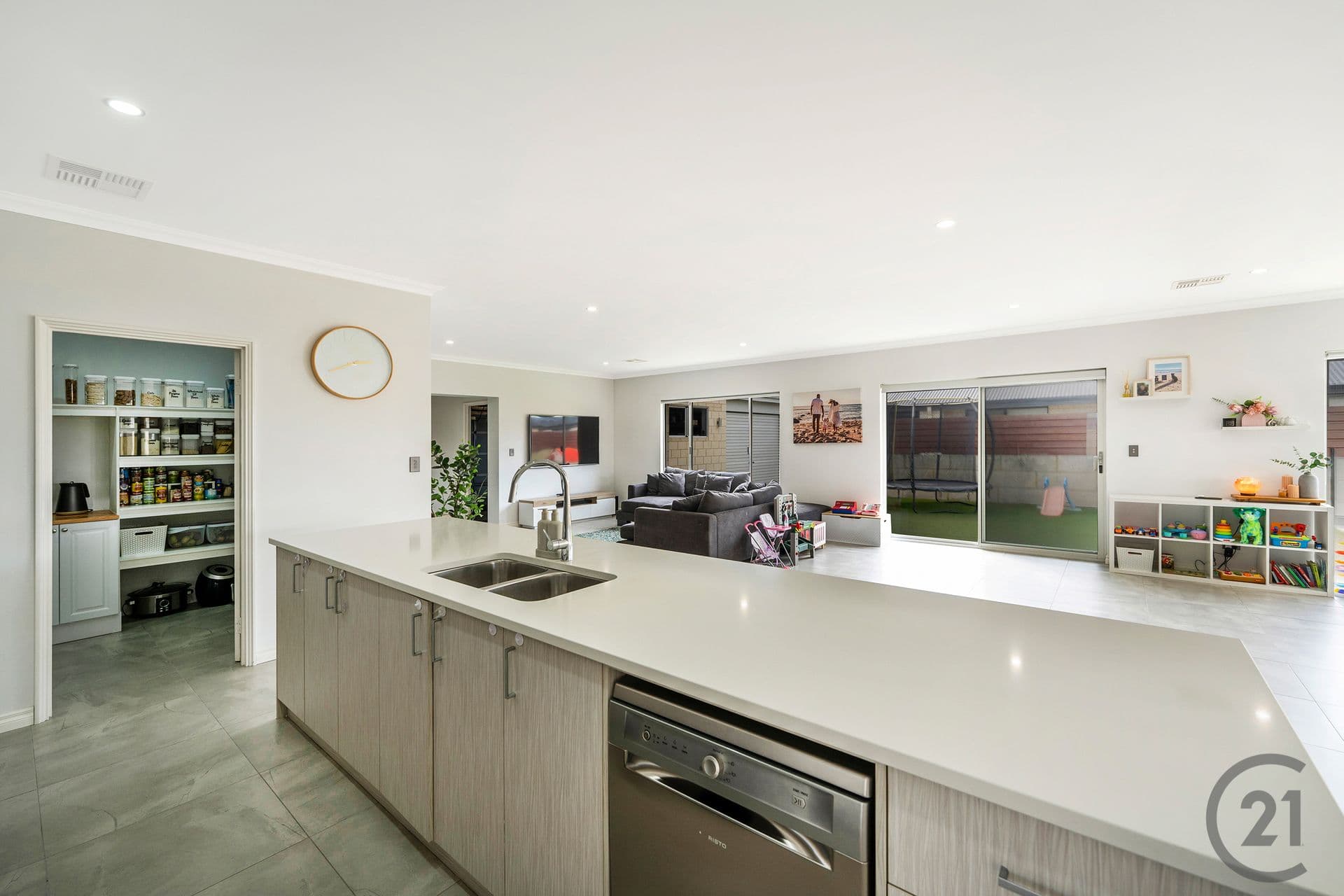 8 Norseman Way, Dawesville, WA, 6211, Dawesville - Thumbnail 2