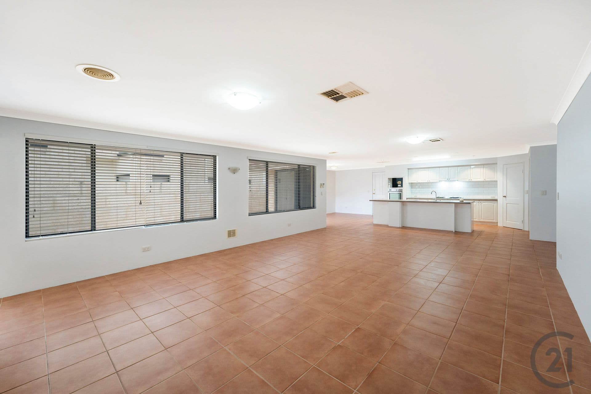 8 Endeavour Circle, Wannanup, WA, 6210, Wannanup - Thumbnail 4