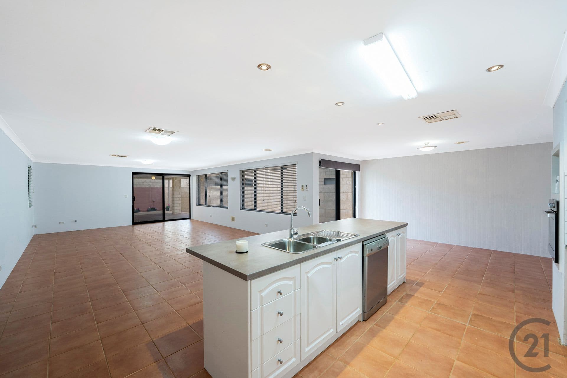 8 Endeavour Circle, Wannanup, WA, 6210, Wannanup - Thumbnail 5