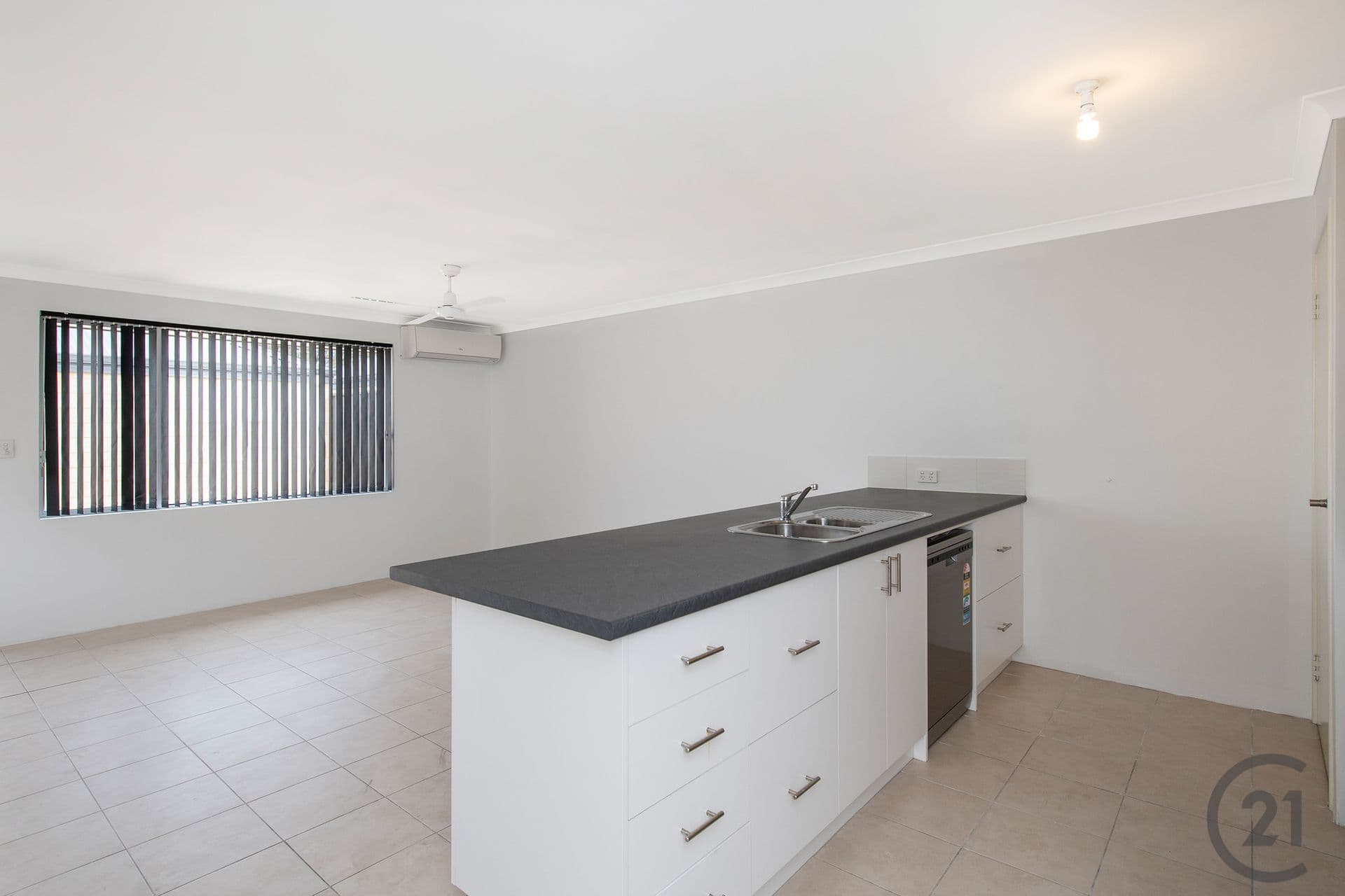 20 Clarendon Circuit, Lakelands, WA, 6180, Lakelands - Thumbnail 4