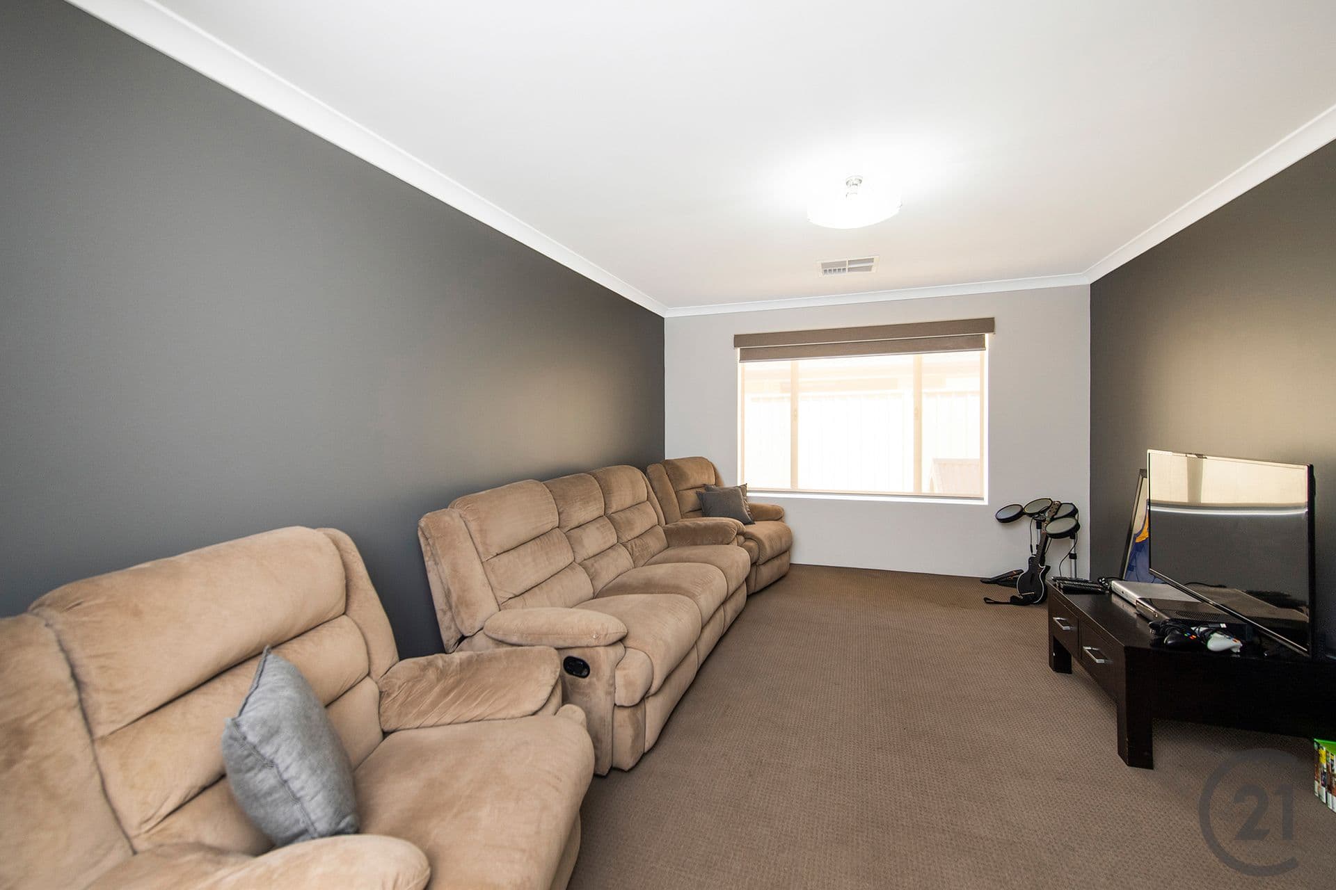 74 Highcliffe Circle, Lakelands, WA, 6180, Lakelands - Thumbnail 7