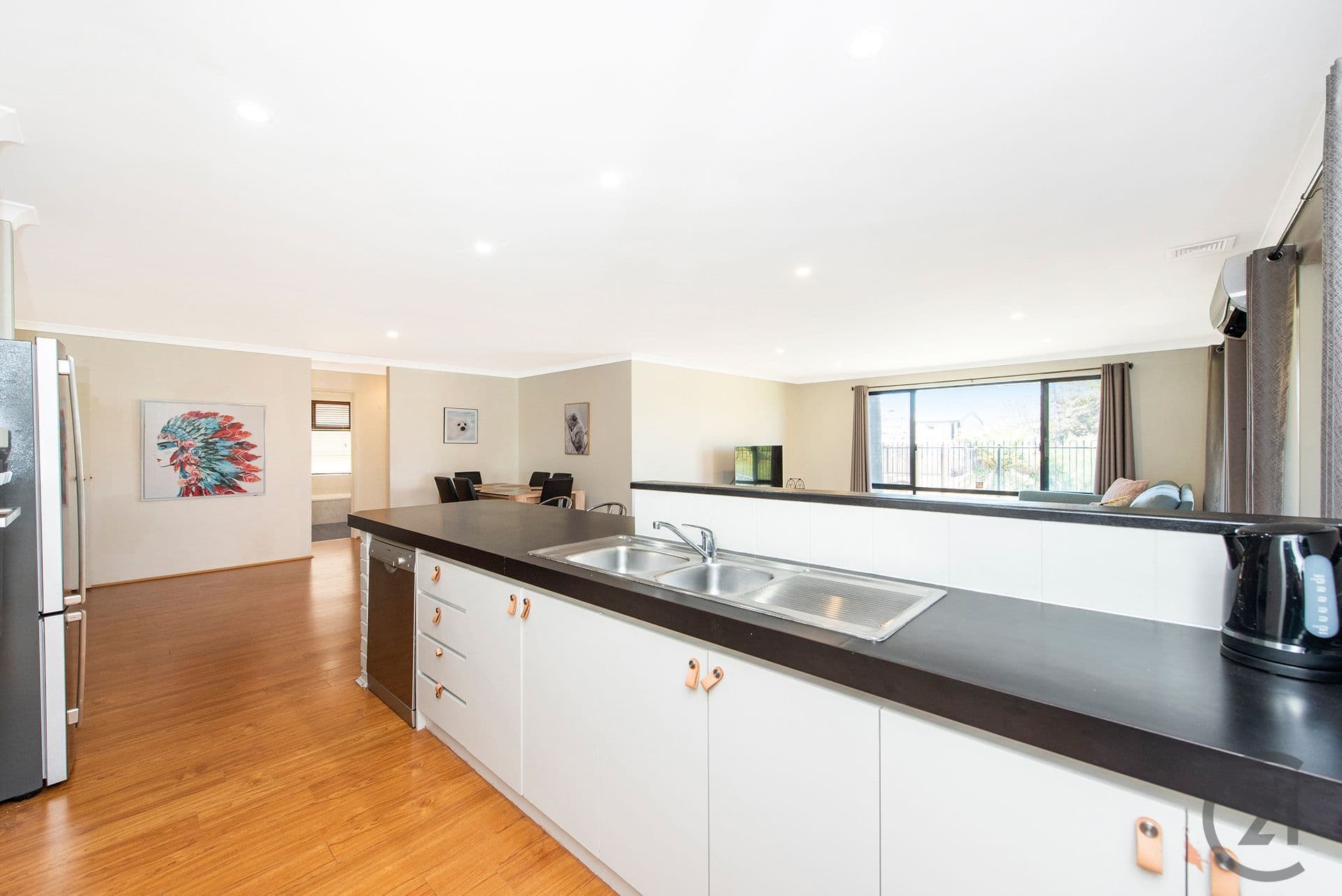 25 Casuarina Drive, Halls Head, WA, 6210, Halls Head - Thumbnail 4