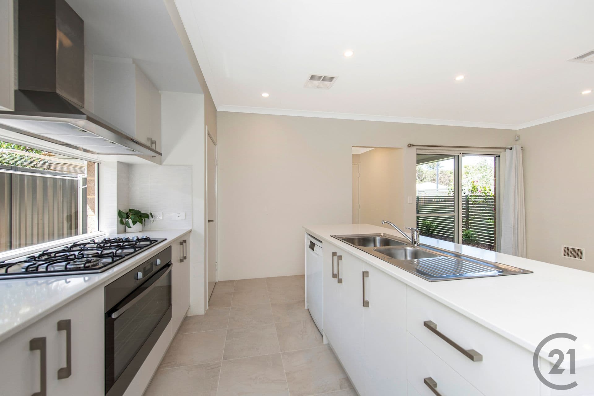 57 Thornbill Crescent, Coodanup, WA, 6210, Coodanup - Thumbnail 2