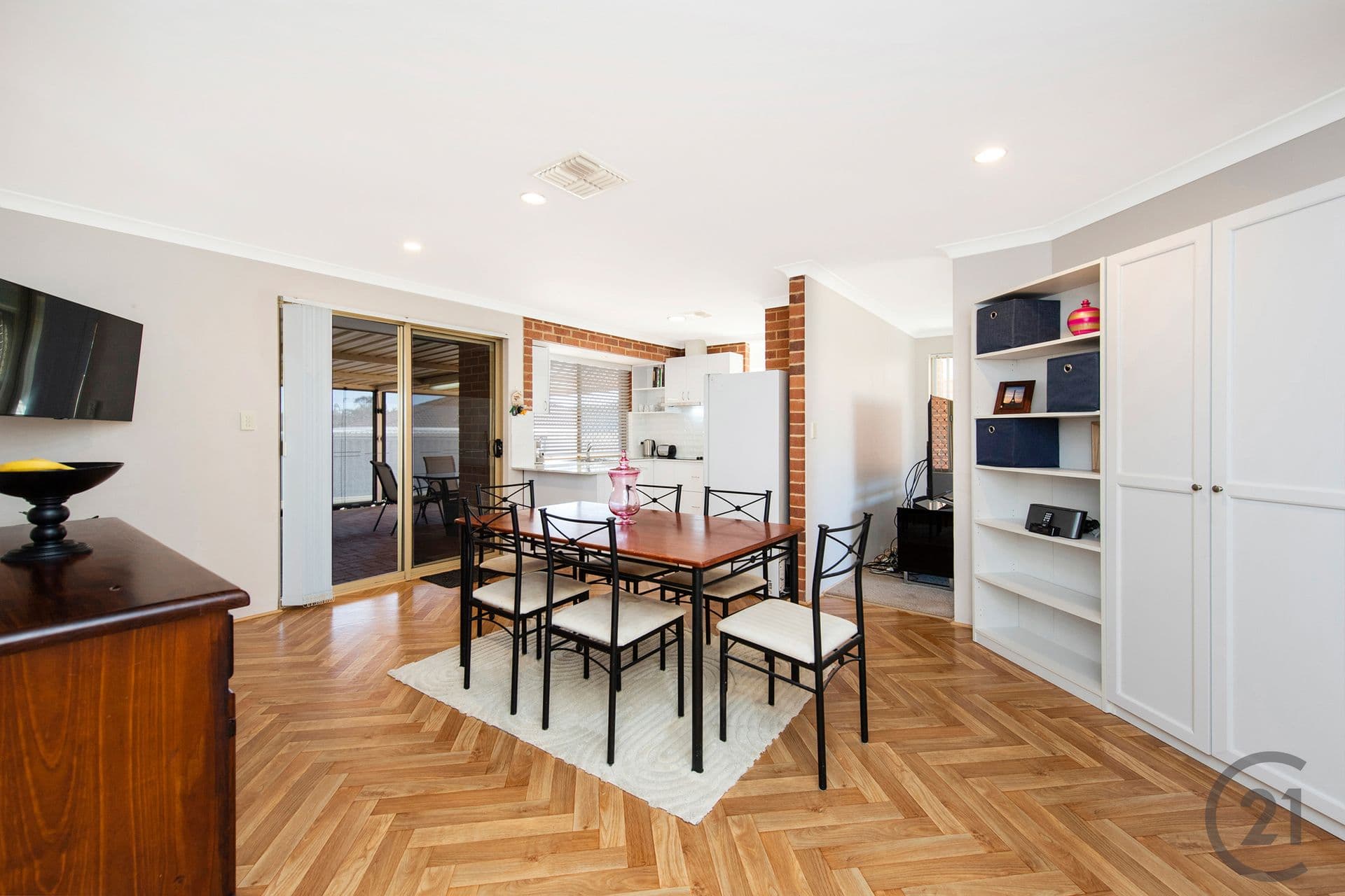 2/11 Oleander Place, Halls Head, WA, 6210, Halls Head - Thumbnail 3