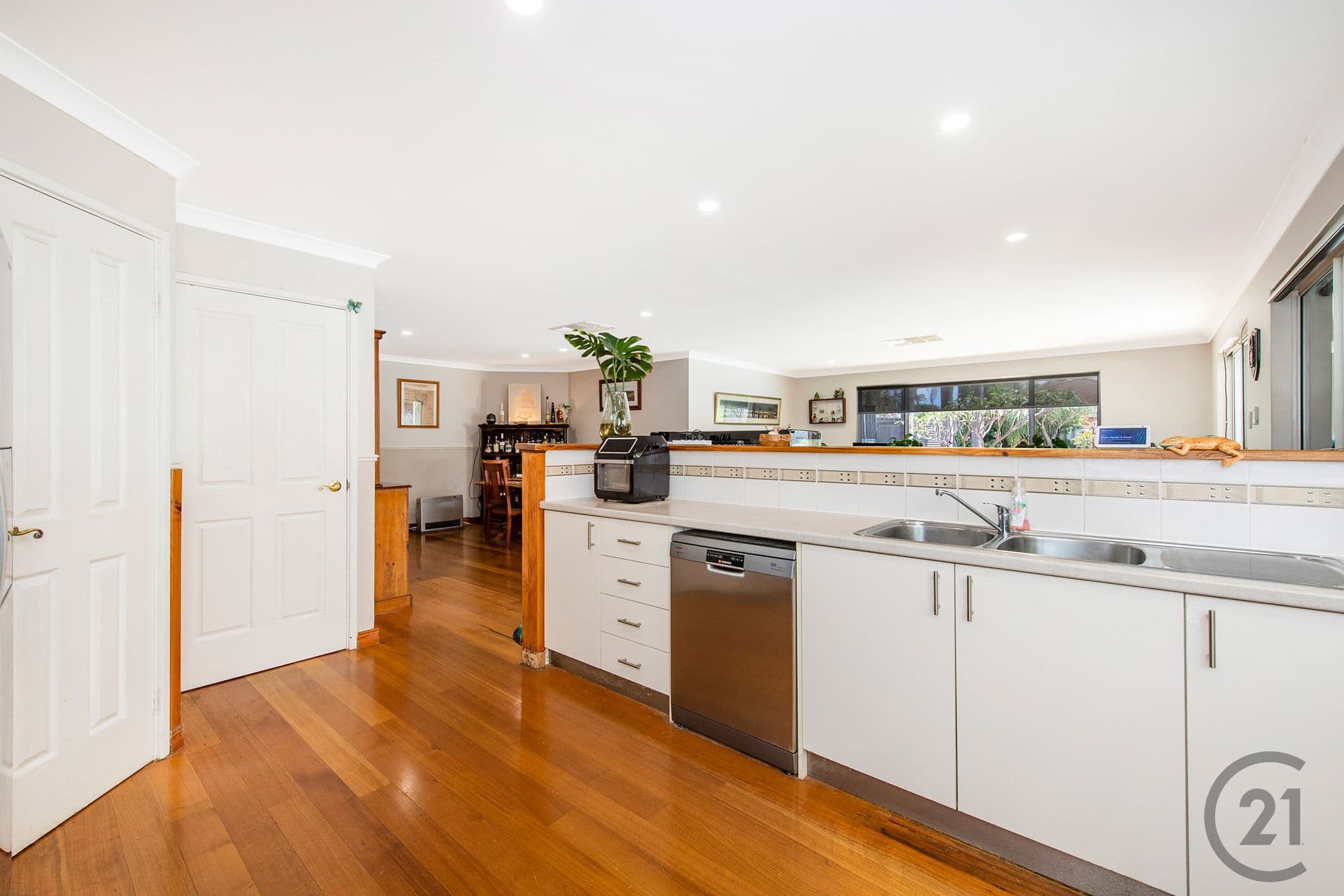 4 Willmott Close, Halls Head, WA, 6210, Halls Head - Thumbnail 7