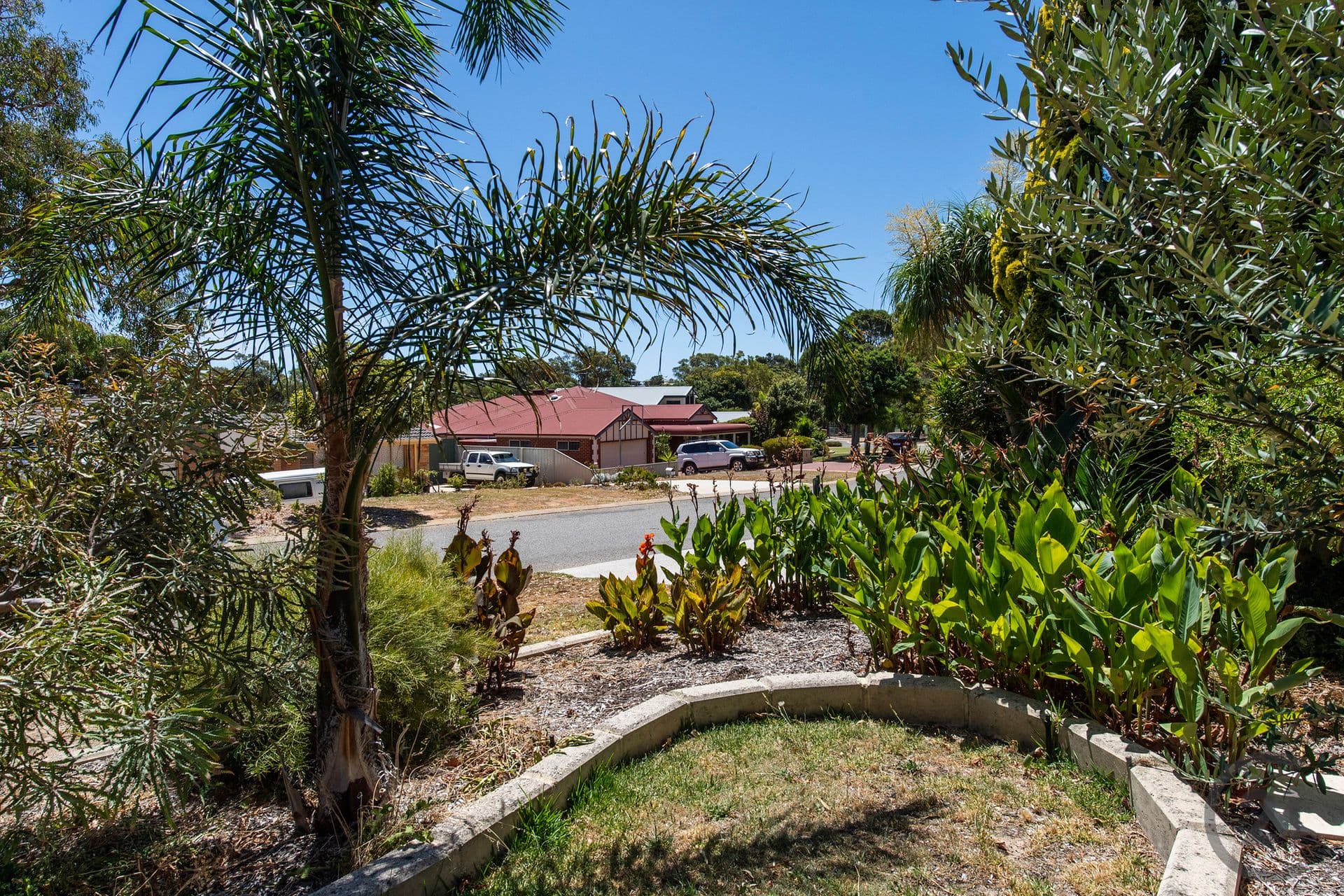 10 Karara Close, Halls Head, WA, 6210, Halls Head - Thumbnail 2
