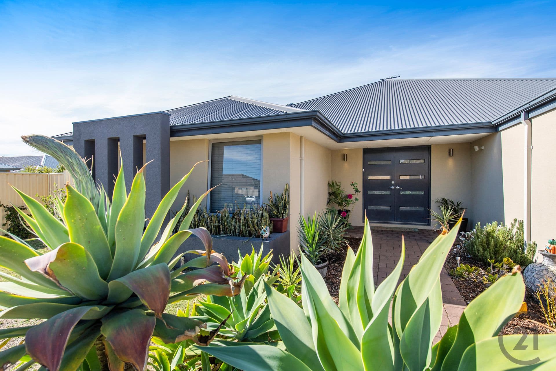 24 Garcia Loop, Lakelands, WA, 6180, Lakelands - Thumbnail 2
