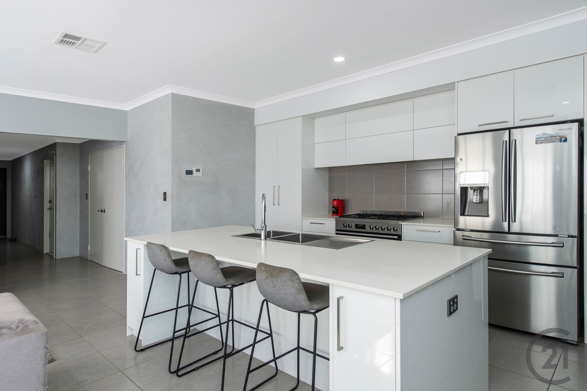 7 Seymour Road, Lakelands, WA, 6180, Lakelands - Thumbnail 4