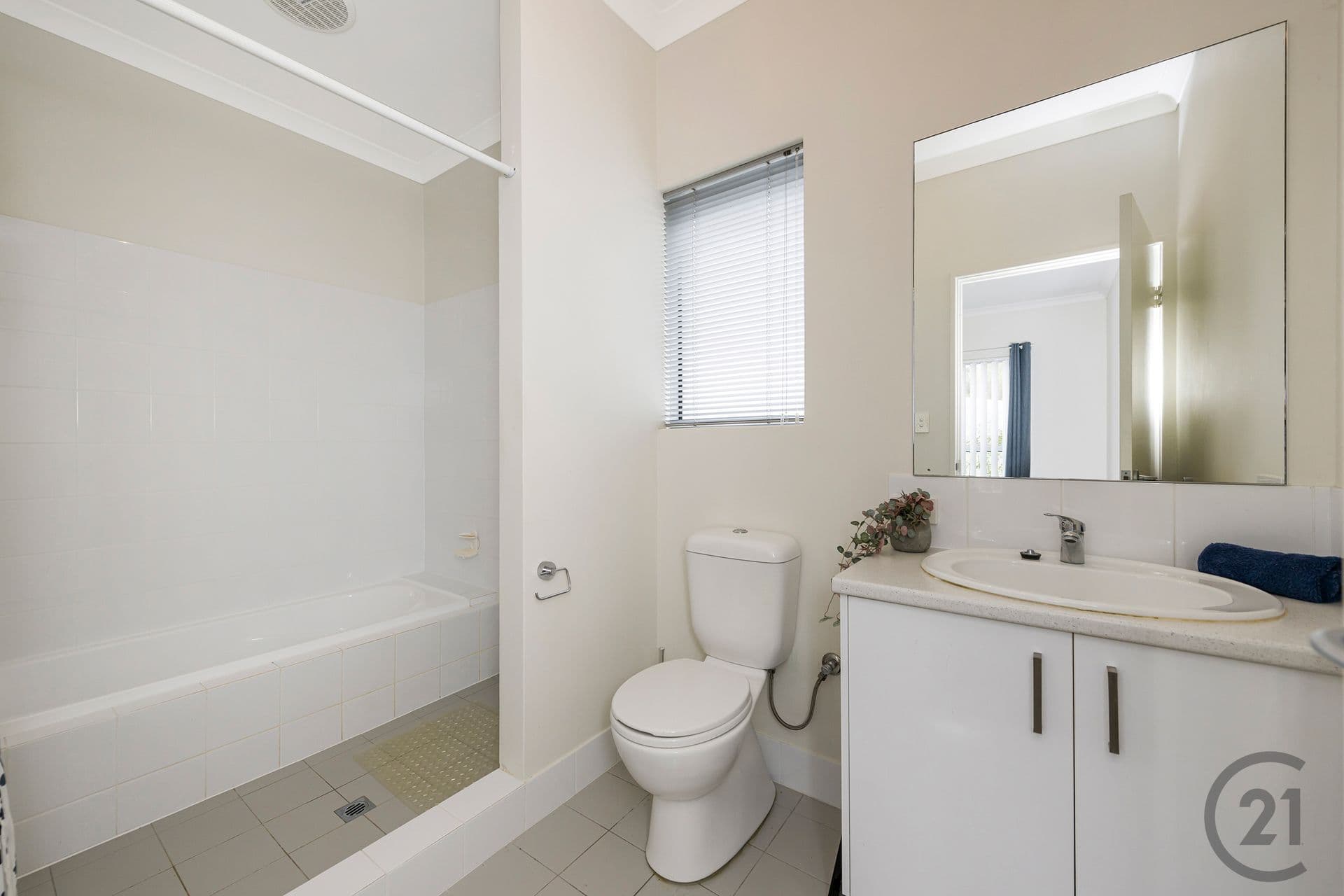 54 Whimbrel Crescent, Coodanup, WA, 6210, Coodanup - Thumbnail 5