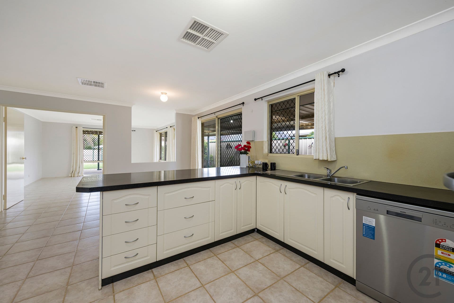 4 Maroonah Road, Golden Bay, WA, 6174, Golden Bay - Thumbnail 6