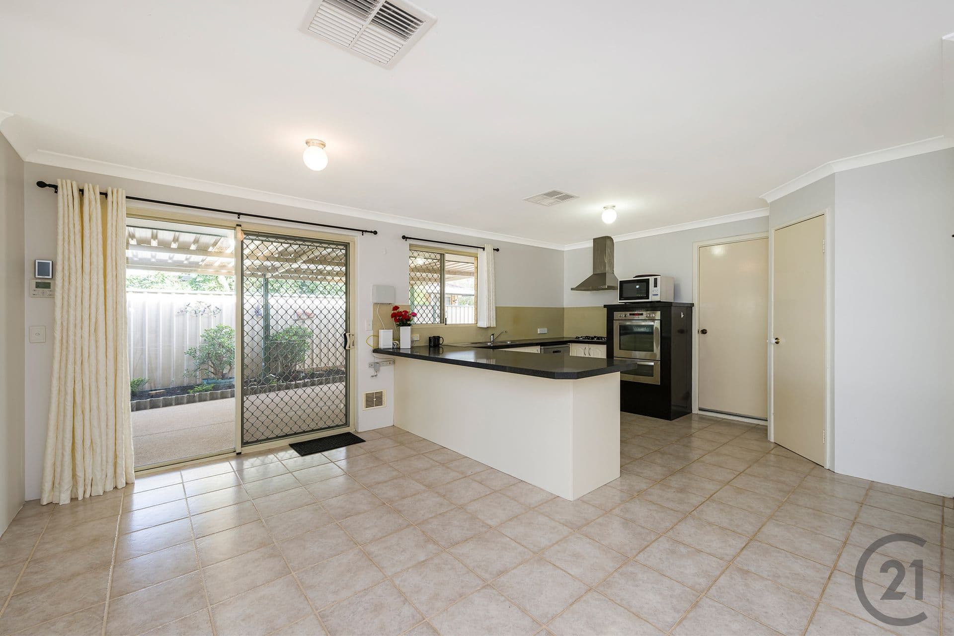 4 Maroonah Road, Golden Bay, WA, 6174, Golden Bay - Thumbnail 2