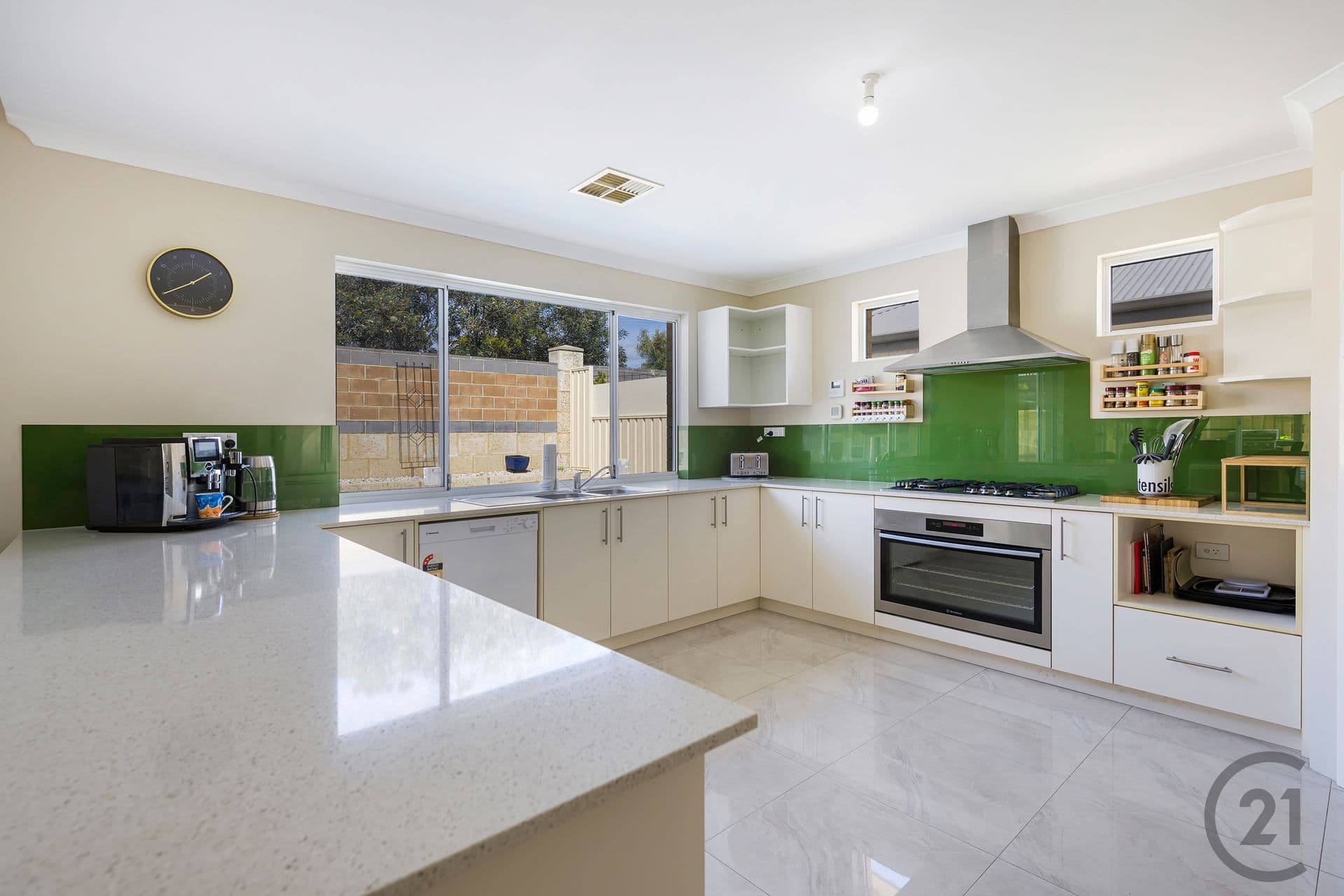 24 Arpenteur Turn, Madora Bay, WA, 6210, Madora Bay - Thumbnail 2