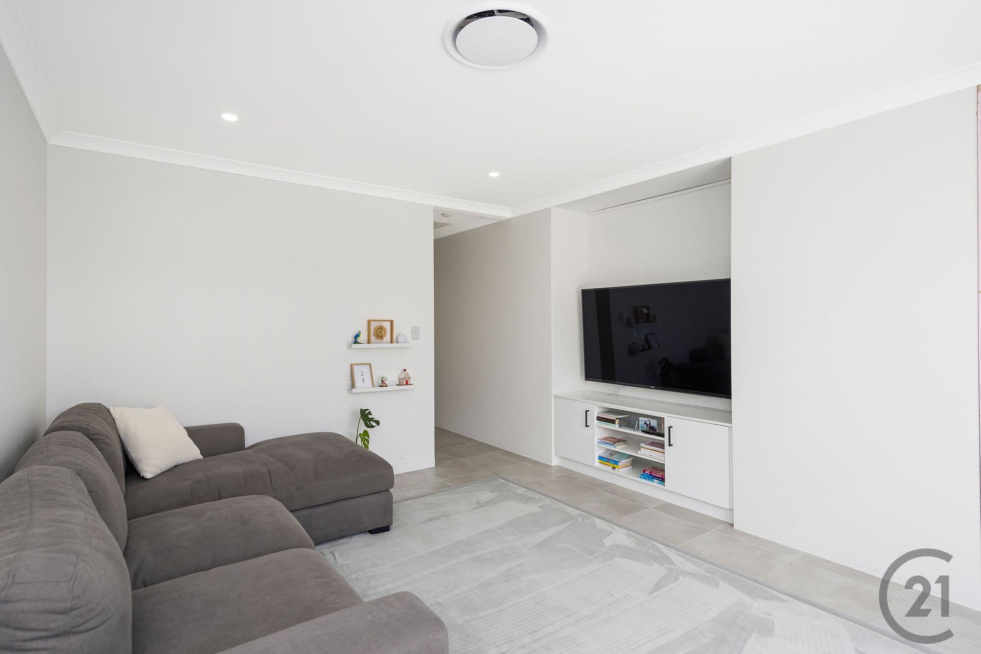 74 Alverstone Boulevard, Lakelands, WA, 6180, Lakelands - Thumbnail 3
