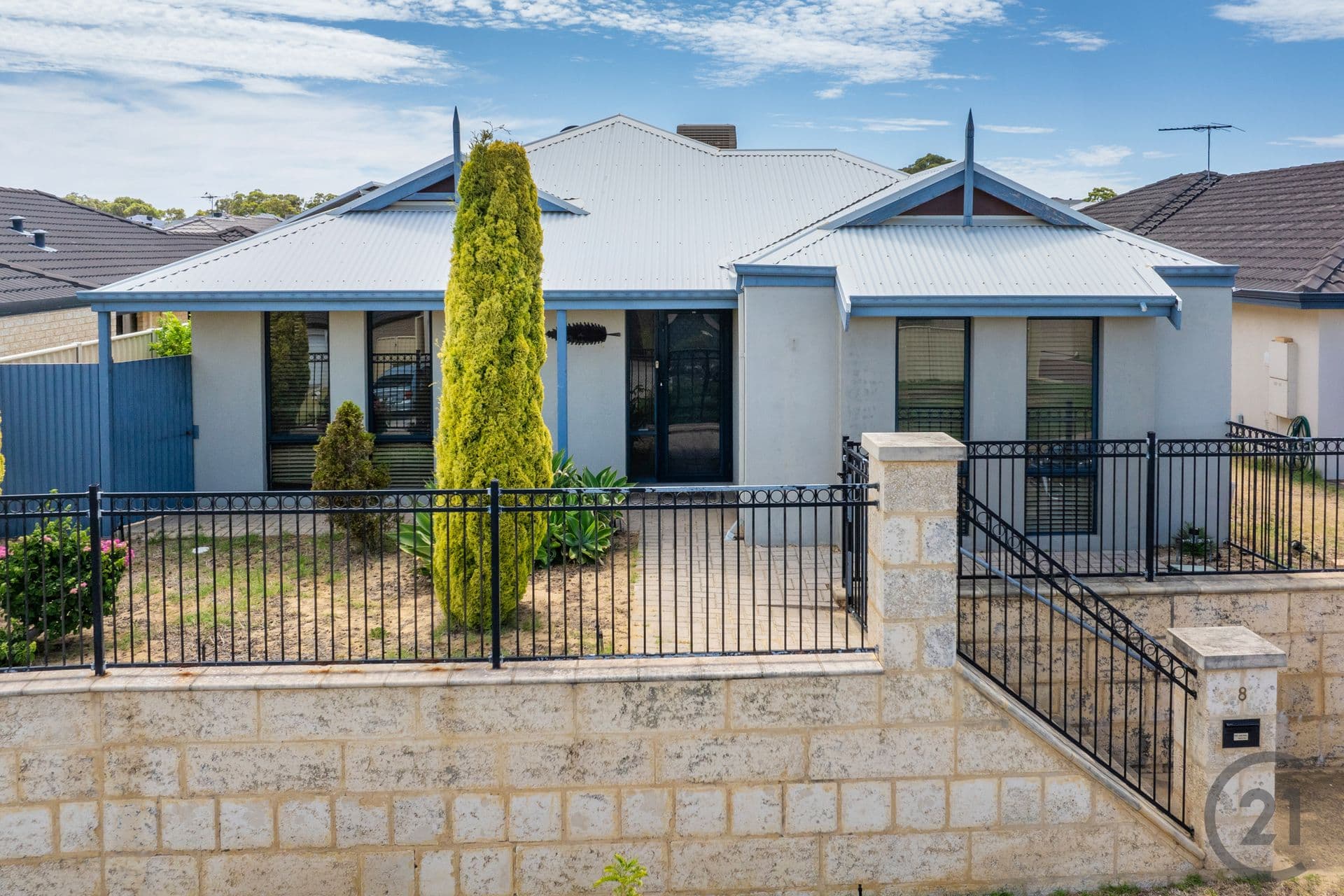 8 Salome Crescent, Lakelands, WA, 6180, Lakelands - Thumbnail 2