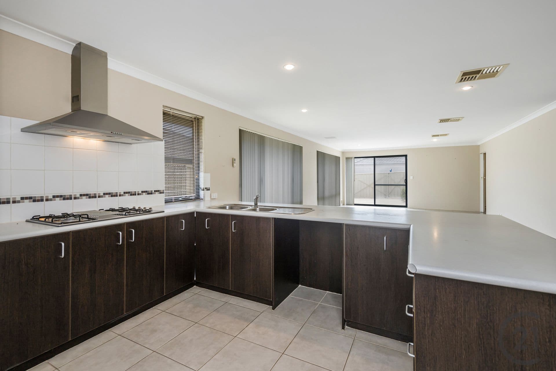 8 Salome Crescent, Lakelands, WA, 6180, Lakelands - Thumbnail 8