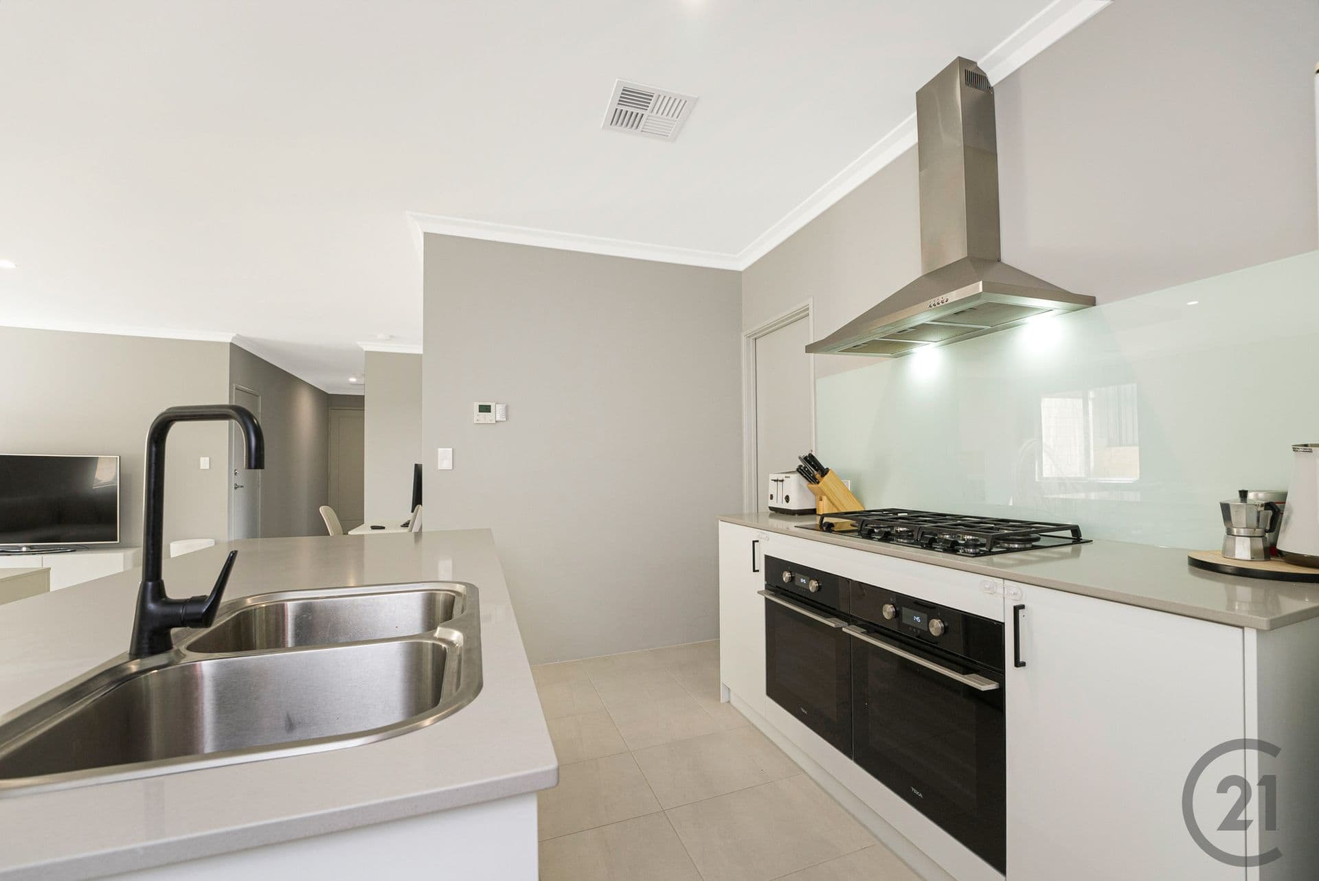 19 Huntington Street, Madora Bay, WA, 6210, Madora Bay - Thumbnail 2