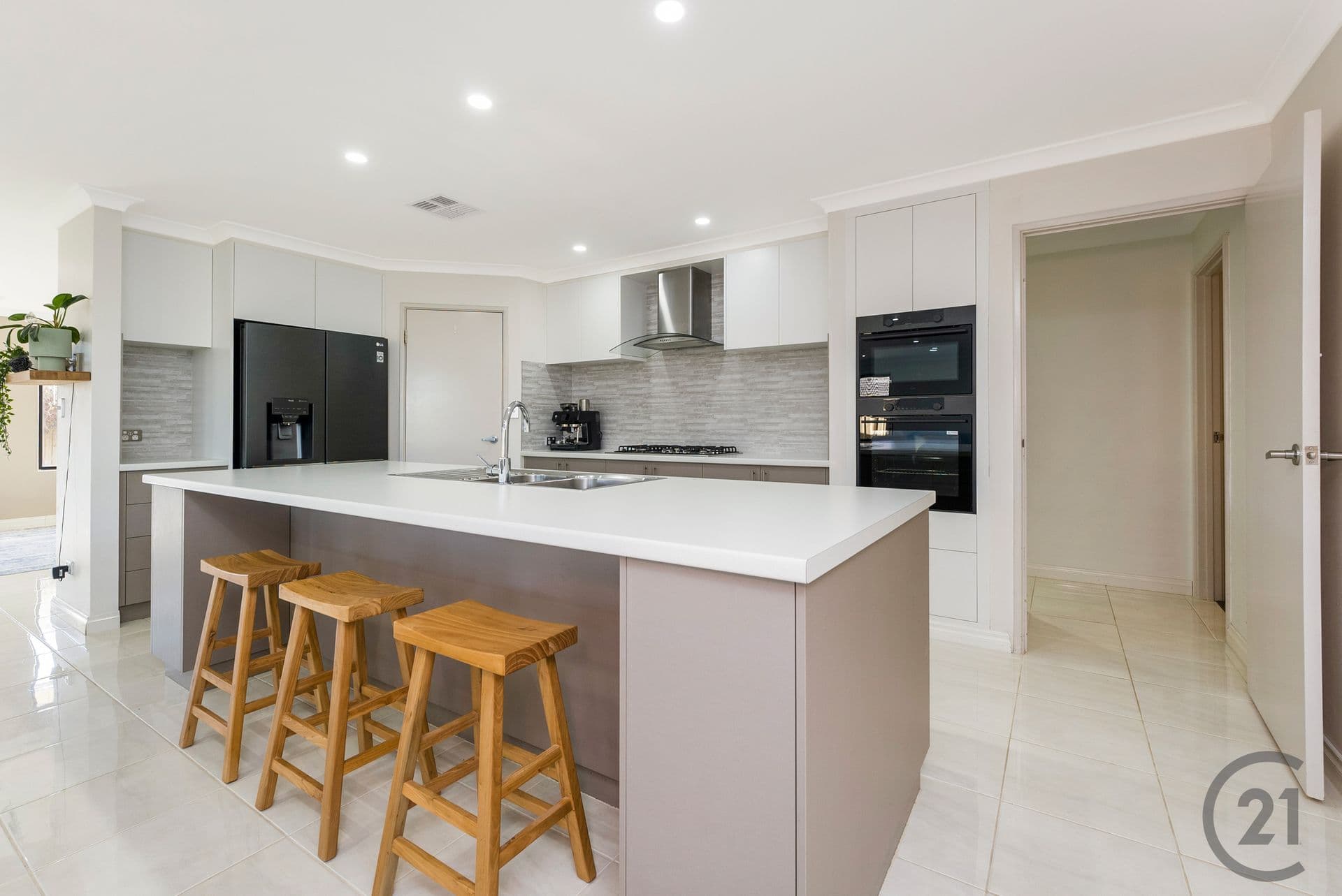 19 Tectona Way, Halls Head, WA, 6210, Halls Head - Thumbnail 6