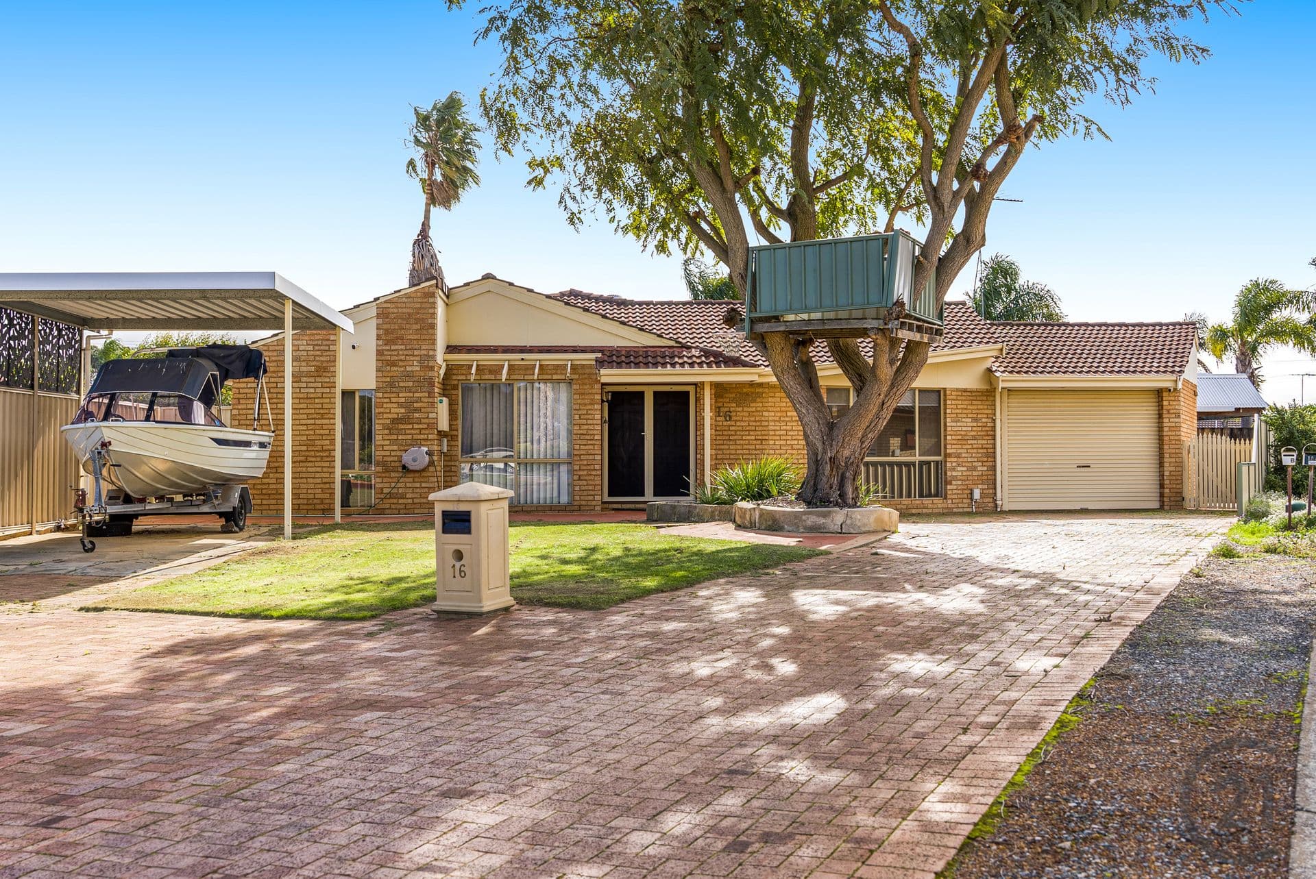 16 Hanson Way, Dudley Park, WA, 6210, Dudley Park - Thumbnail 2