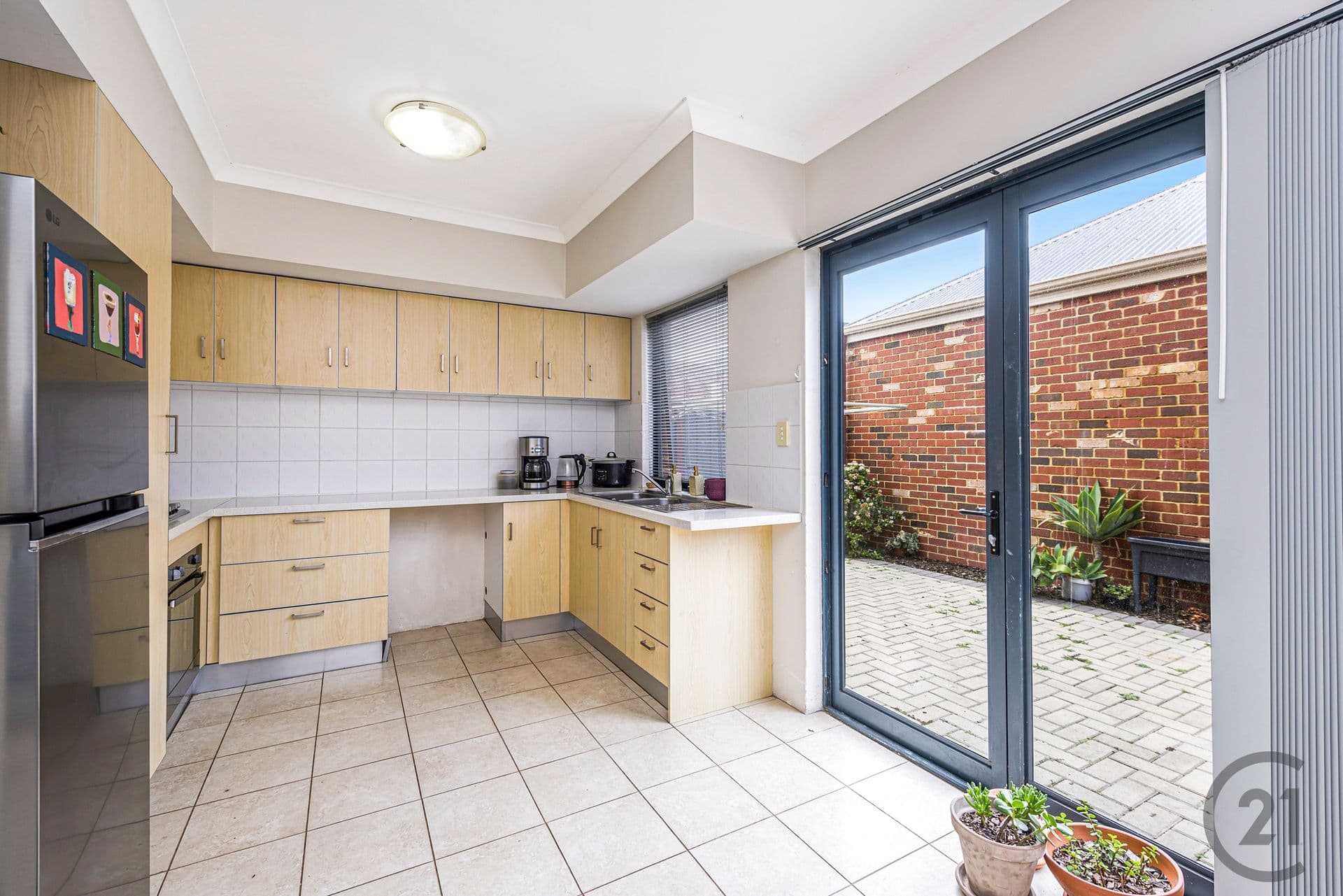 209A Kent Street, Rockingham, WA, 6168, Rockingham - Thumbnail 2
