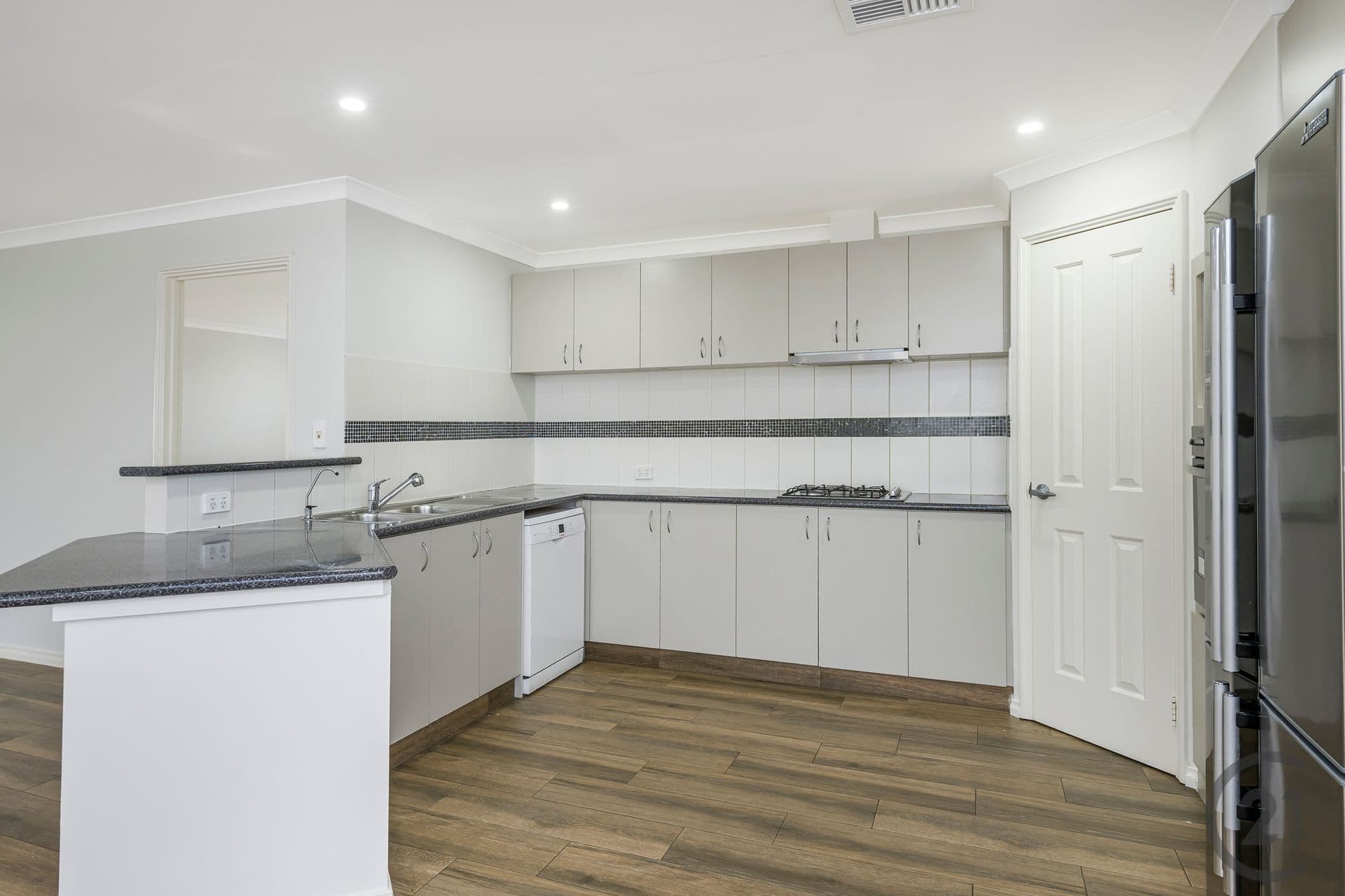 18 Nankeen Approach, Dudley Park, WA, 6210, Dudley Park - Thumbnail 8