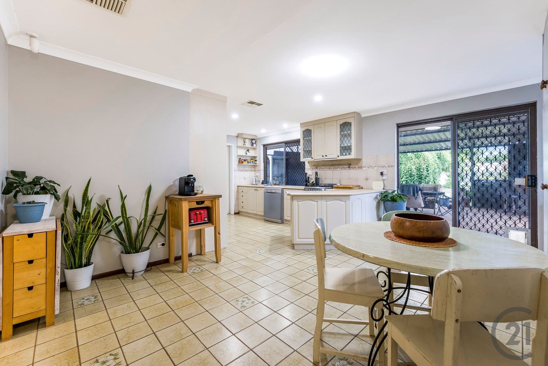 38 Agincourt Drive, Forrestfield, WA, 6058, Forrestfield - Thumbnail 7