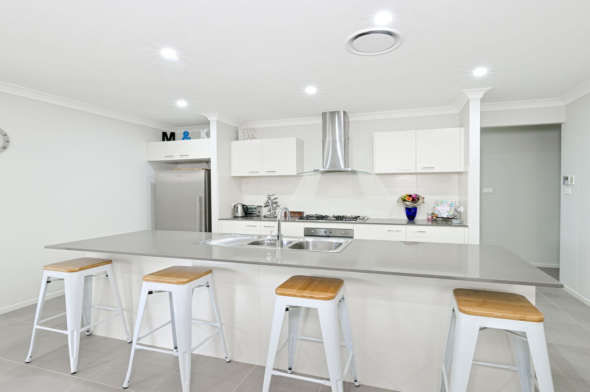 10 Blue Gum Place, Tahmoor, NSW, 2573, Tahmoor - Thumbnail 2