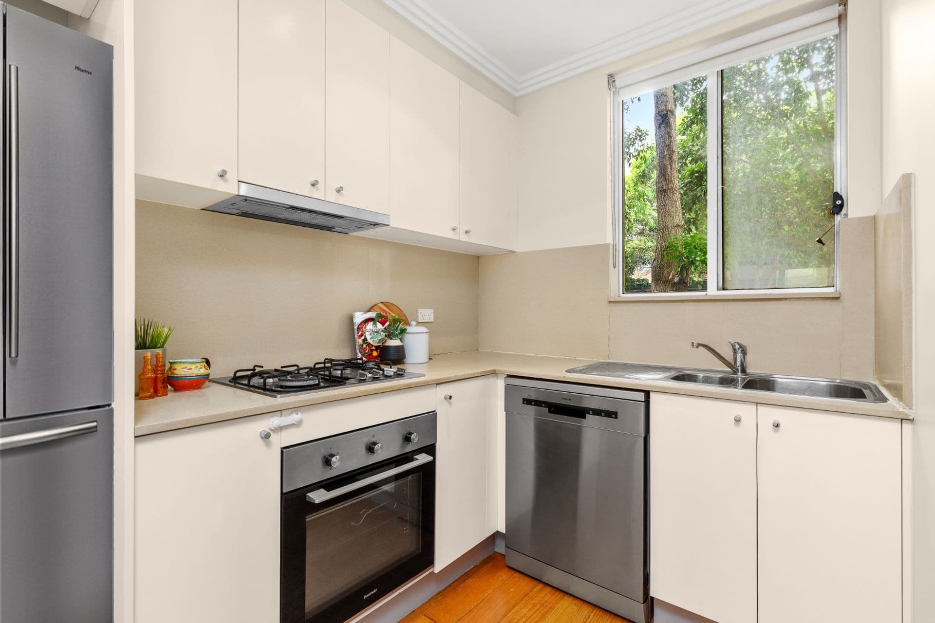 Shop 5, 115 Military Road, Neutral Bay, NSW, 2089, Silverwater - Thumbnail 2