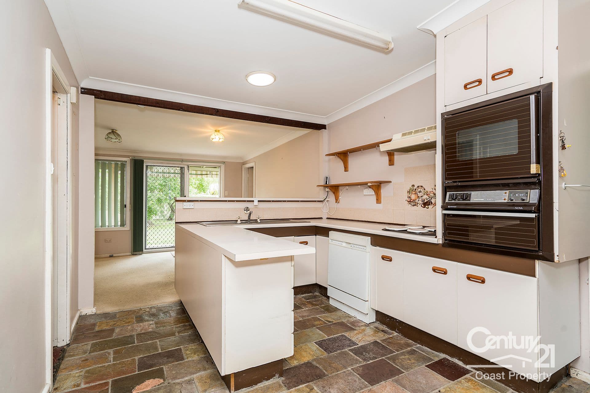 34 Shamrock Drive, Berkeley Vale, NSW, 2261, Berkeley Vale - Thumbnail 3