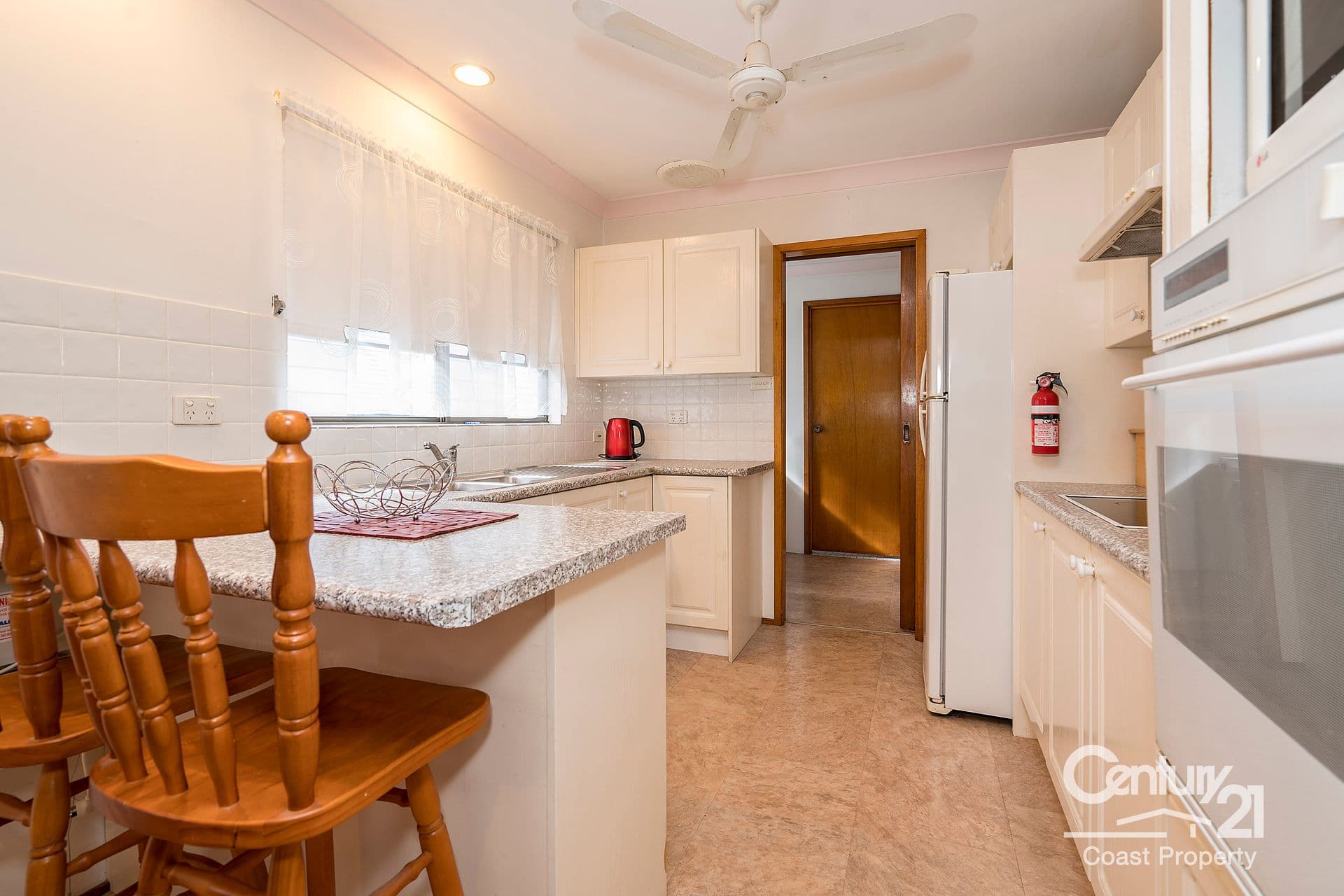 9 Kerry Crescent, Berkeley Vale, NSW, 2261, Berkeley Vale - Thumbnail 2