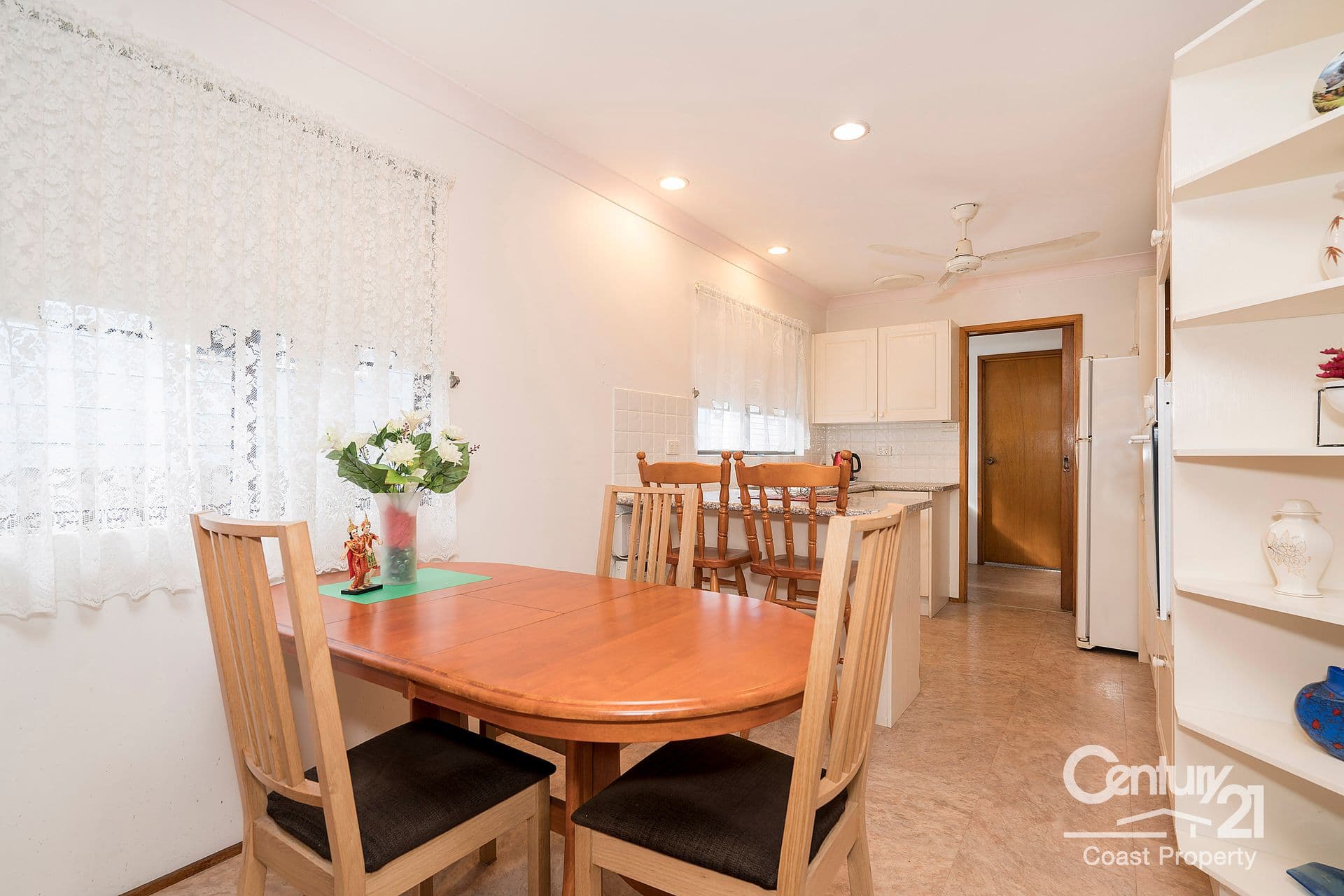 9 Kerry Crescent, Berkeley Vale, NSW, 2261, Berkeley Vale - Thumbnail 3