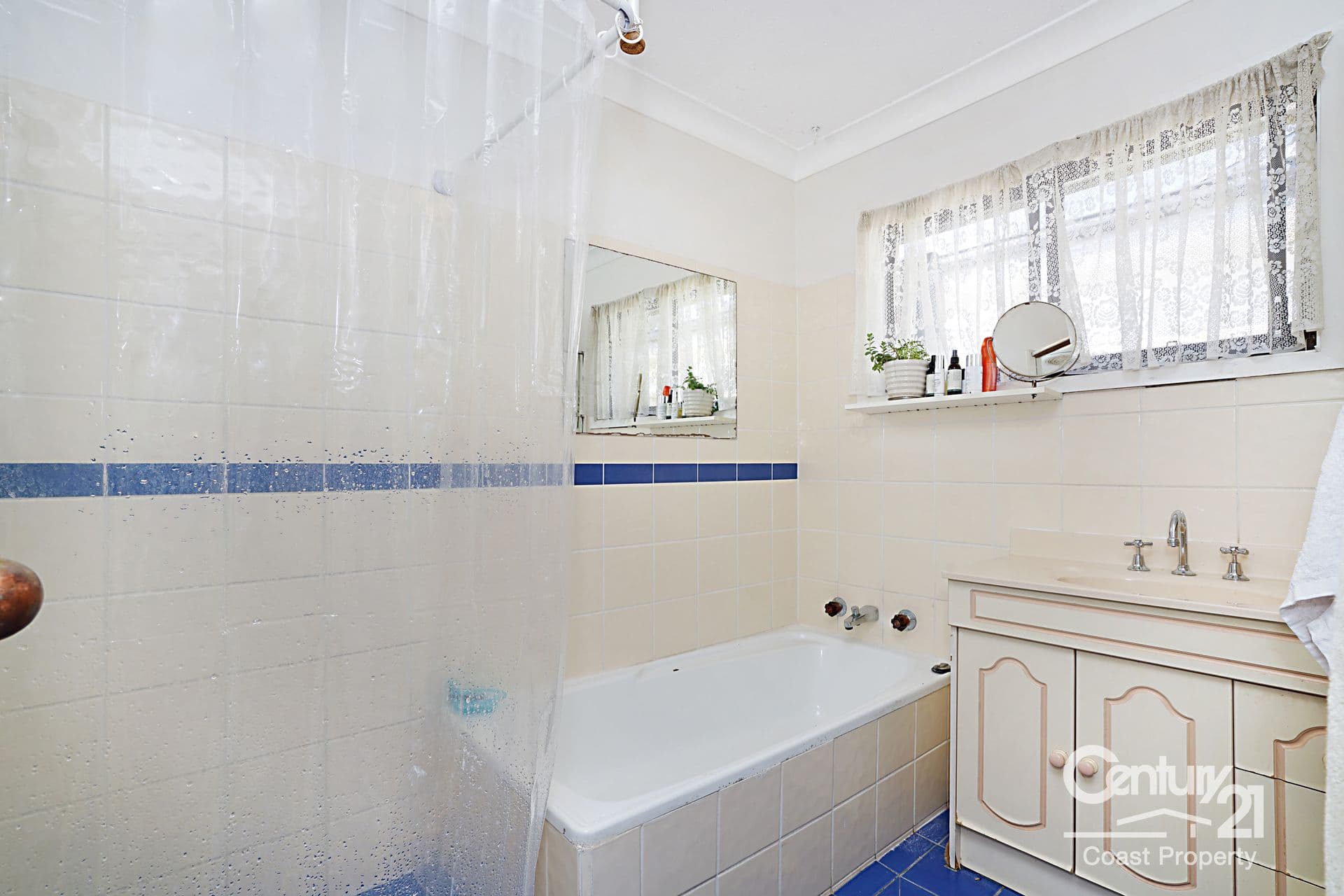 16 Kurraba Parade, Berkeley Vale, NSW, 2261, Berkeley Vale - Thumbnail 6
