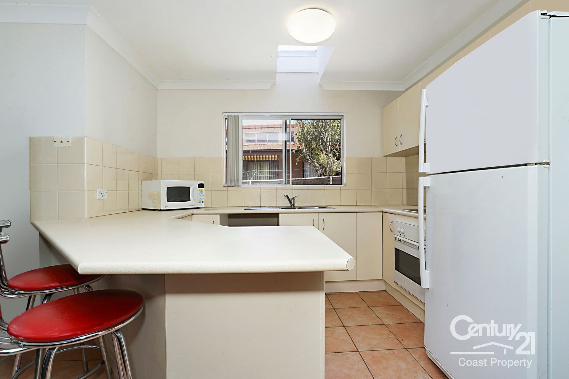 3/2 The Crescent, Blue Bay, NSW, 2261, Blue Bay - Thumbnail 2