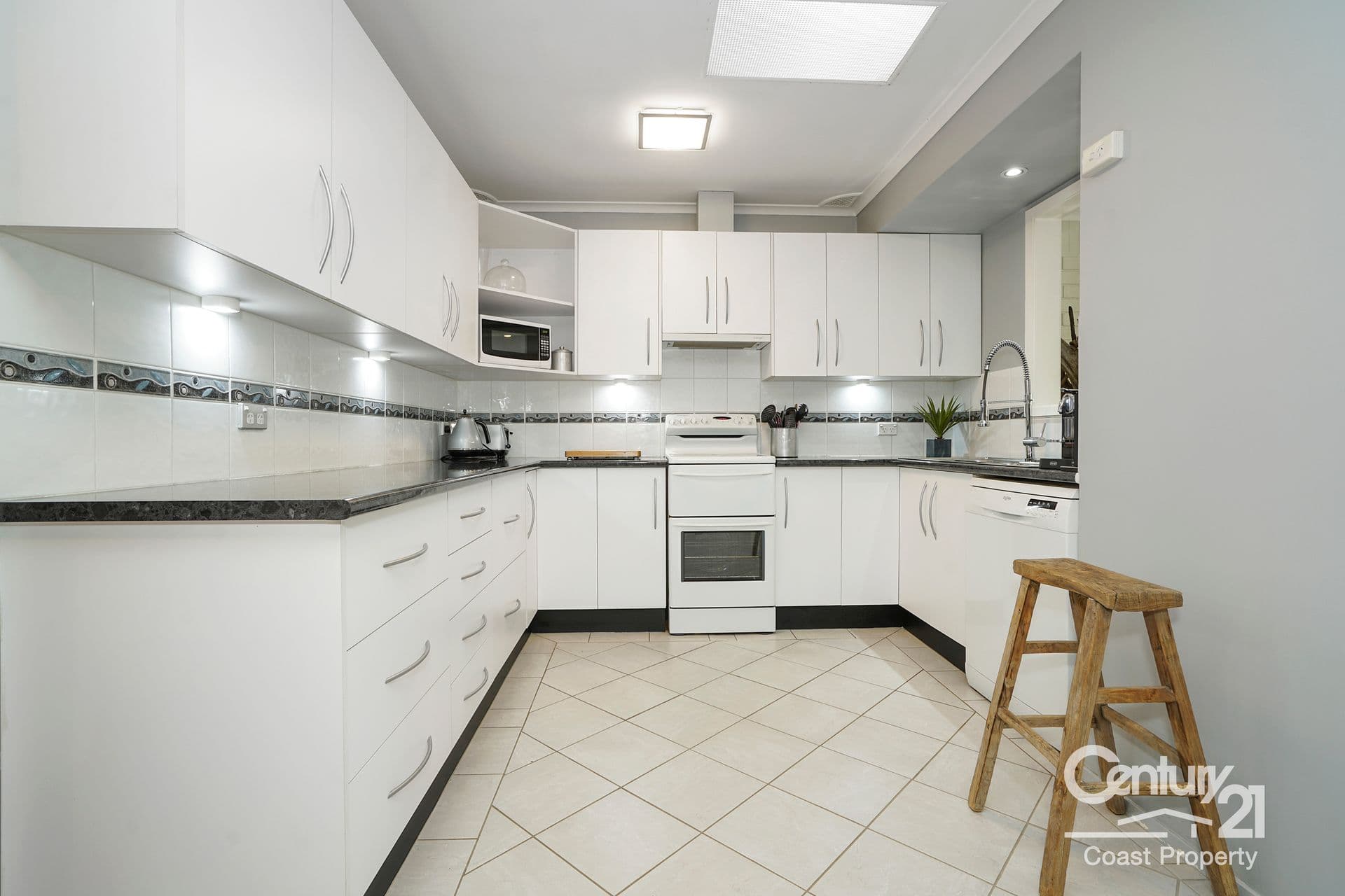 3 Loxley Close, Berkeley Vale, NSW, 2261, Berkeley Vale - Thumbnail 4