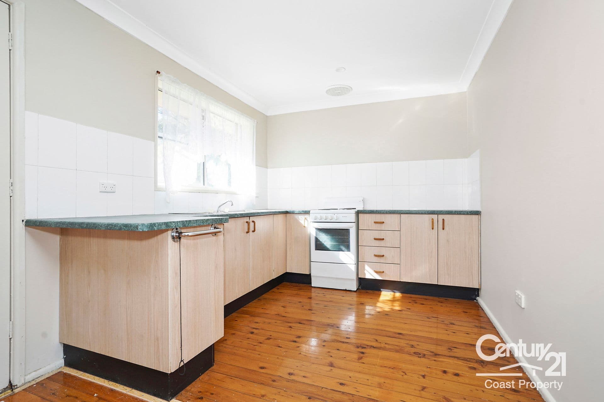 27 Kerry Crescent, Berkeley Vale, NSW, 2261, Berkeley Vale - Thumbnail 5
