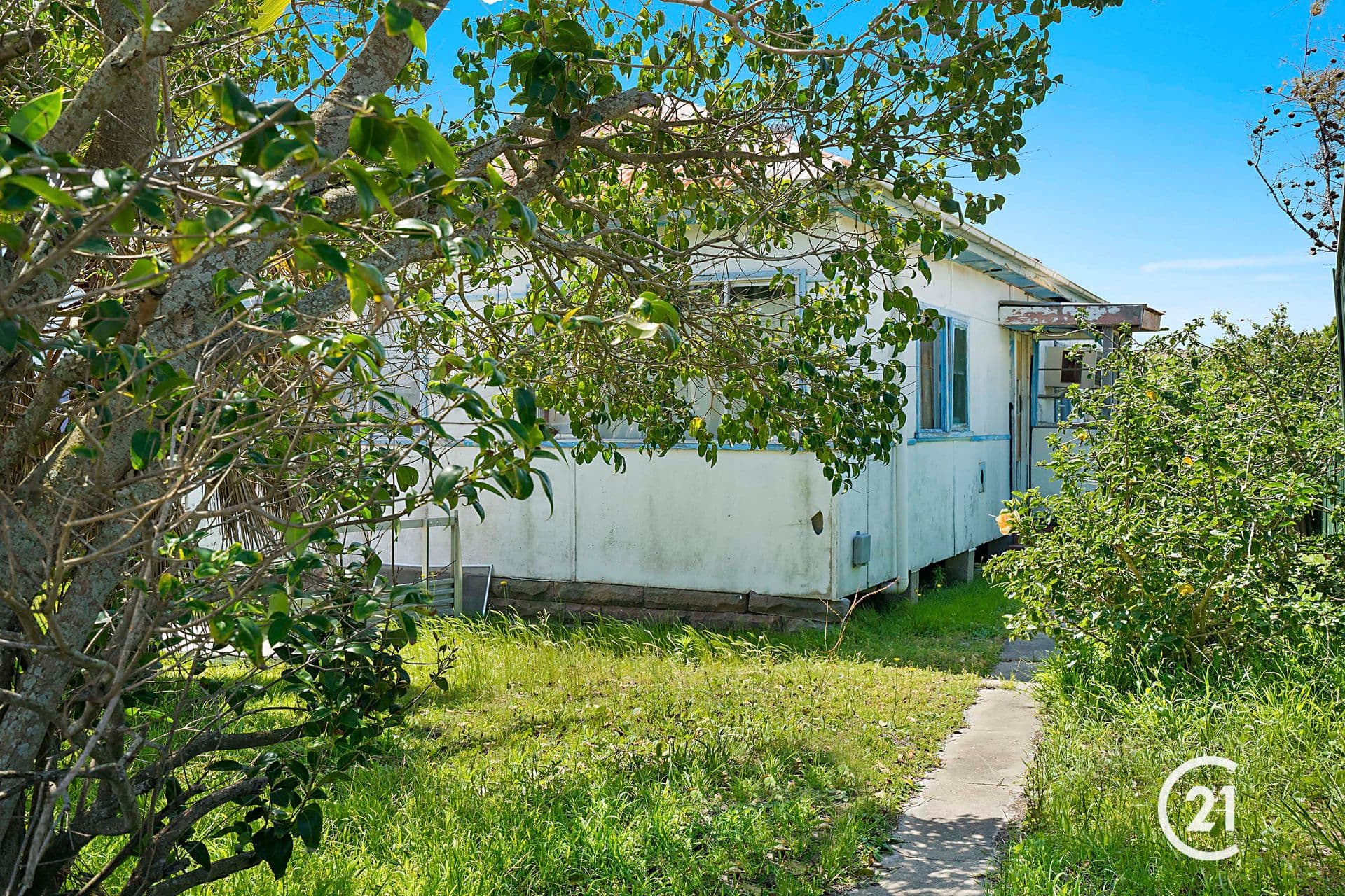 2 Campbell Avenue, The Entrance, NSW, 2261, The Entrance - Thumbnail 6