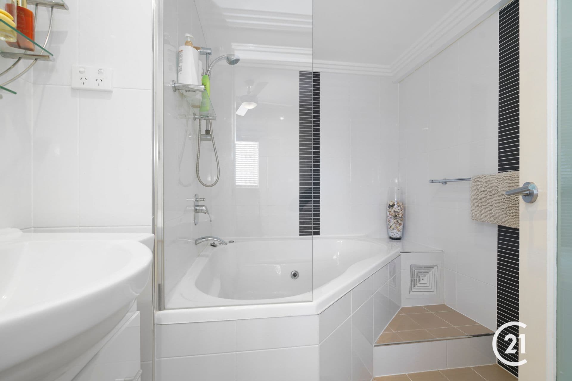 2/4 Marine Parade, The Entrance, NSW, 2261, The Entrance - Thumbnail 6