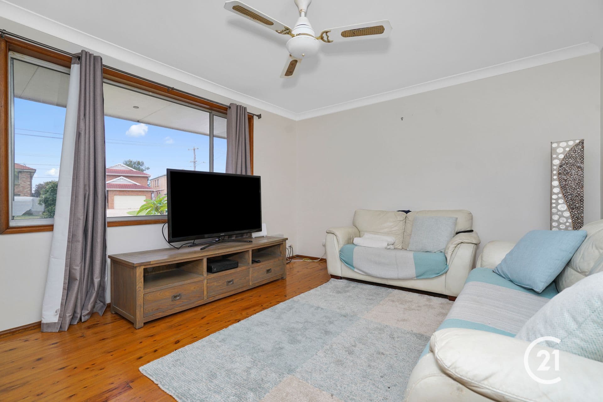 294 Lakedge Avenue, Berkeley Vale, NSW, 2261, Berkeley Vale - Thumbnail 2