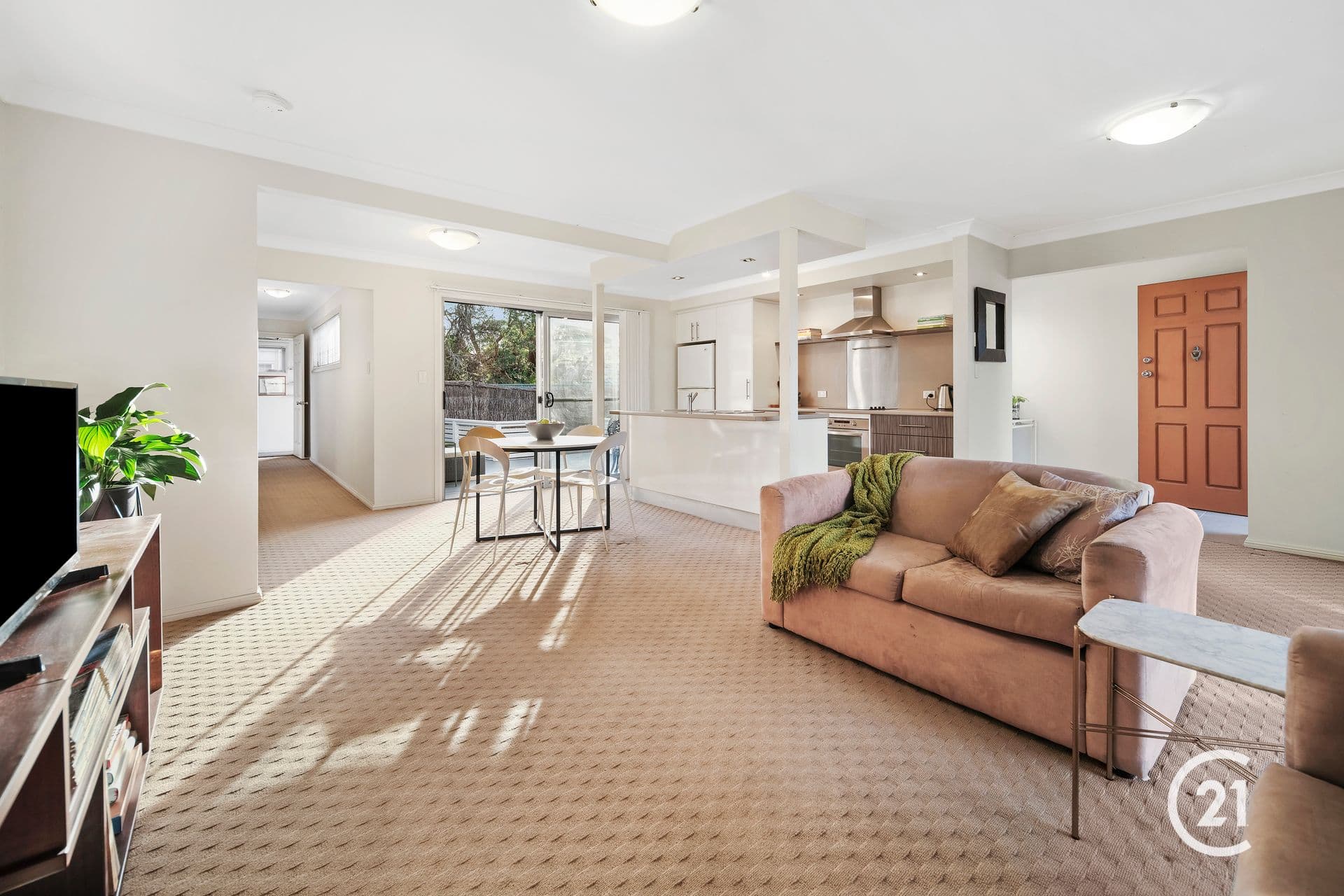 30 Kerry Crescent, Berkeley Vale, NSW, 2261, Berkeley Vale - Thumbnail 2