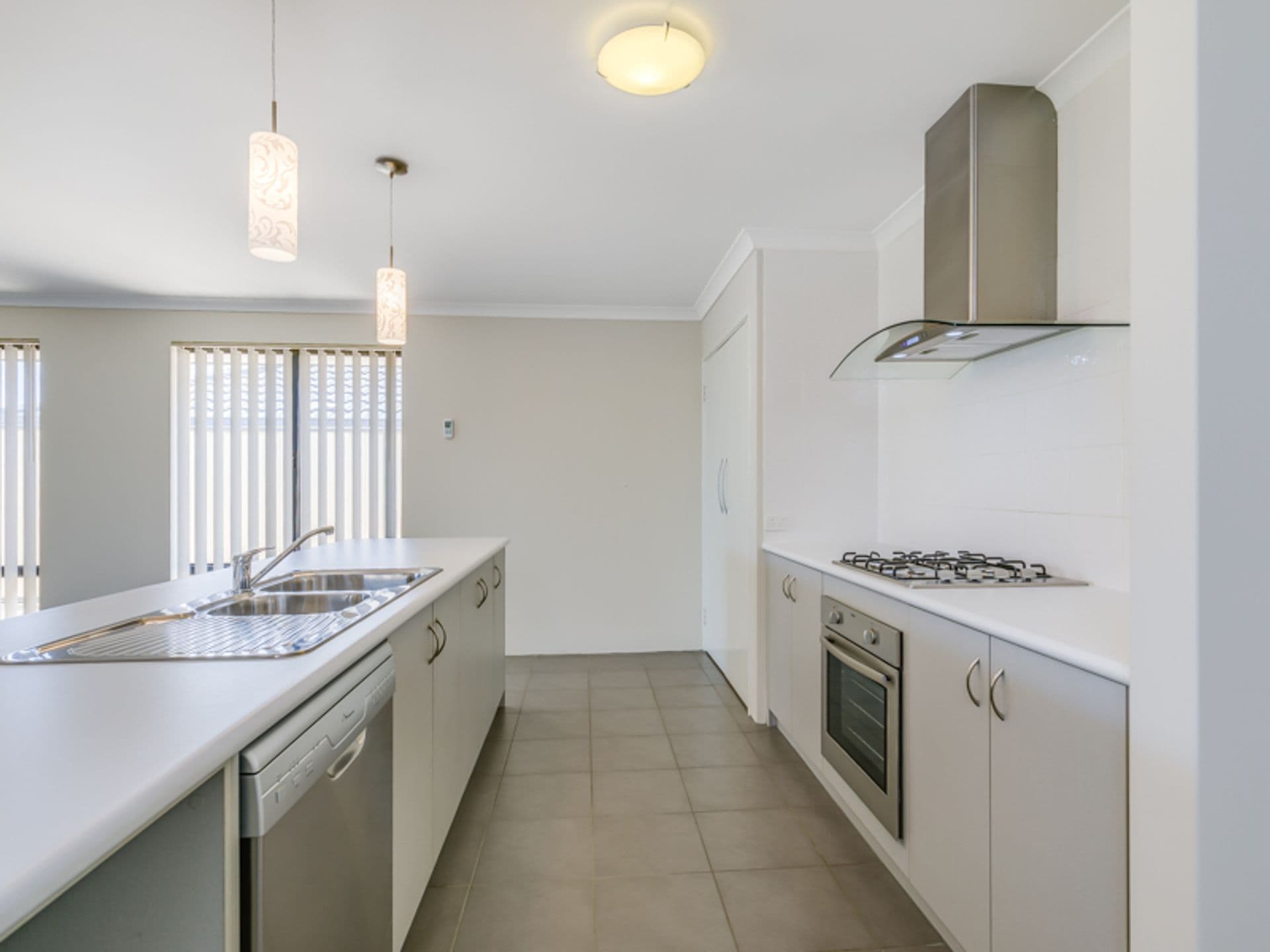 7/10 Warton Rd, Huntingdale, WA, 6110, Aubin Grove - Thumbnail 2