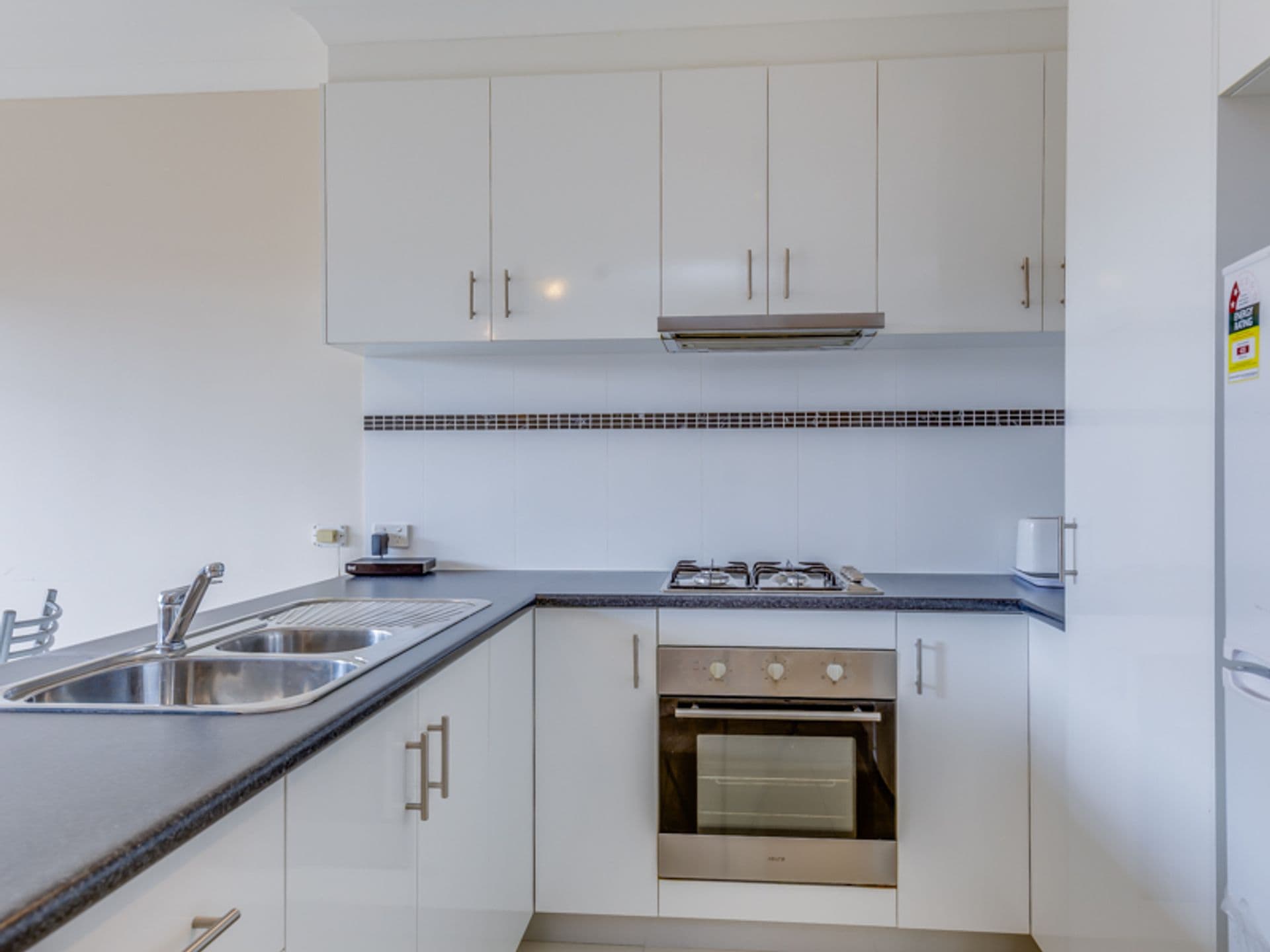 7/10 Warton Rd, Huntingdale, WA, 6110, Kewdale - Thumbnail 2