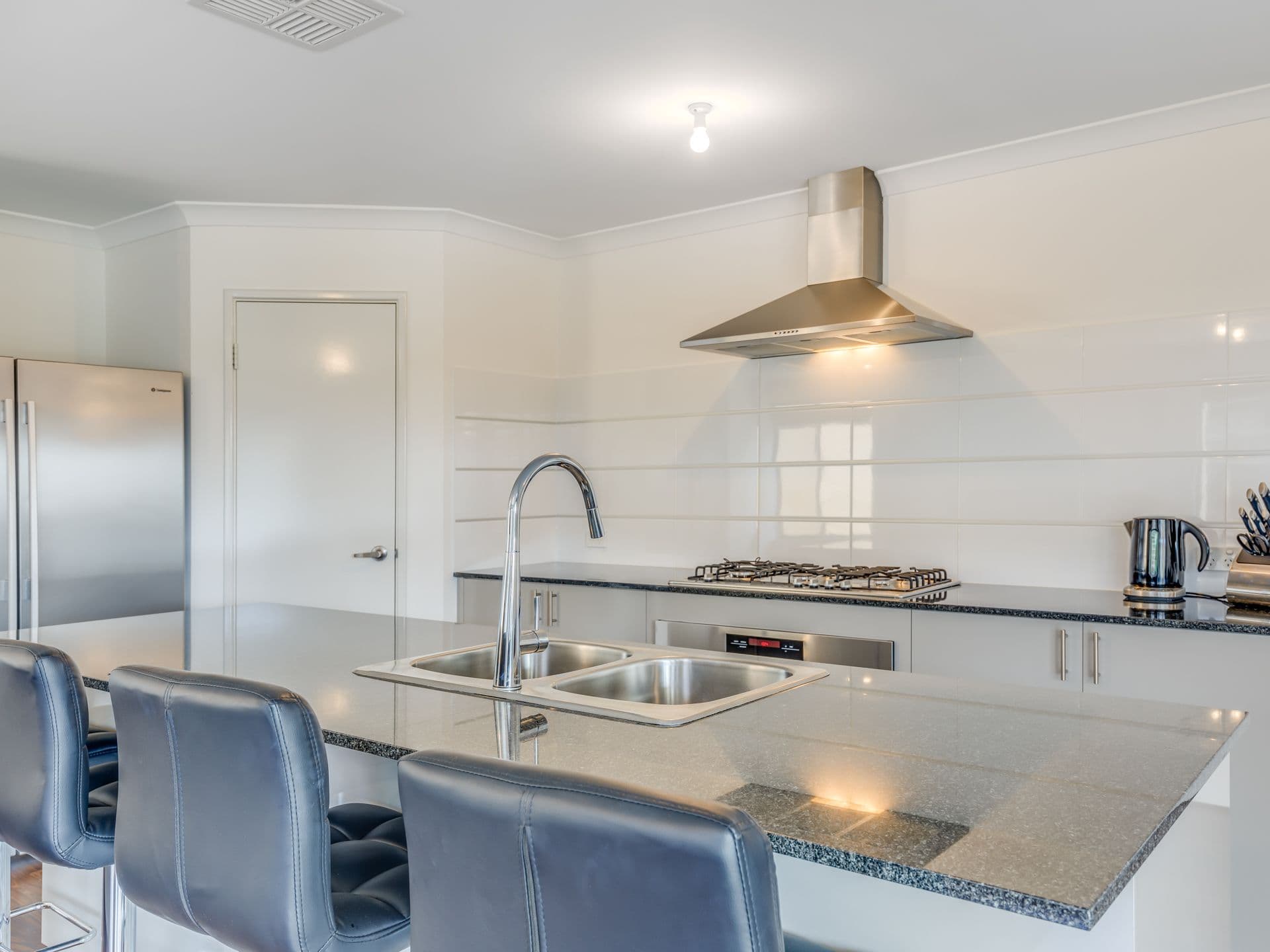 7/10 Warton Rd, Huntingdale, WA, 6110, Dayton - Image 1