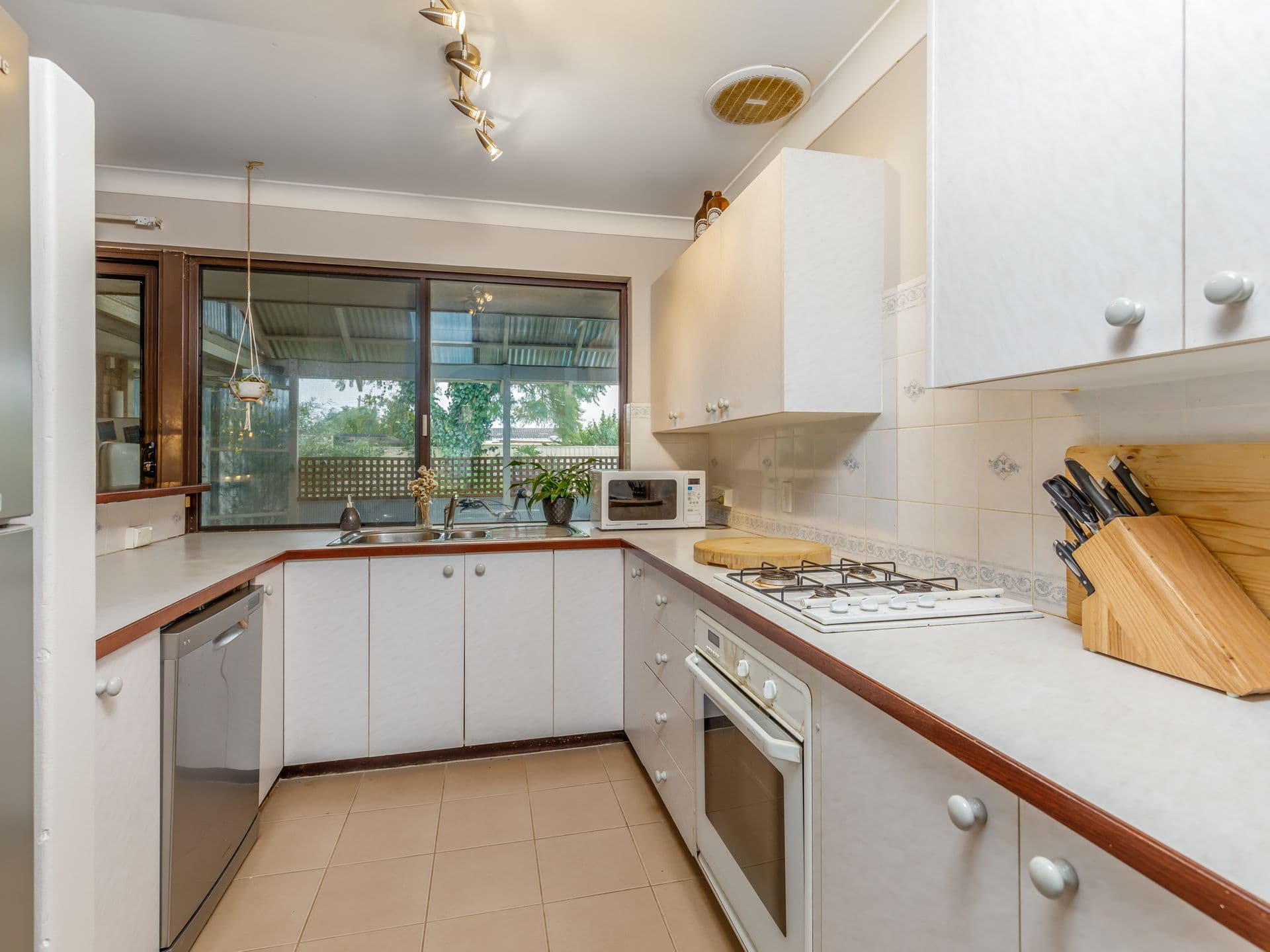7/10 Warton Rd, Huntingdale, WA, 6110, Parkwood - Thumbnail 4